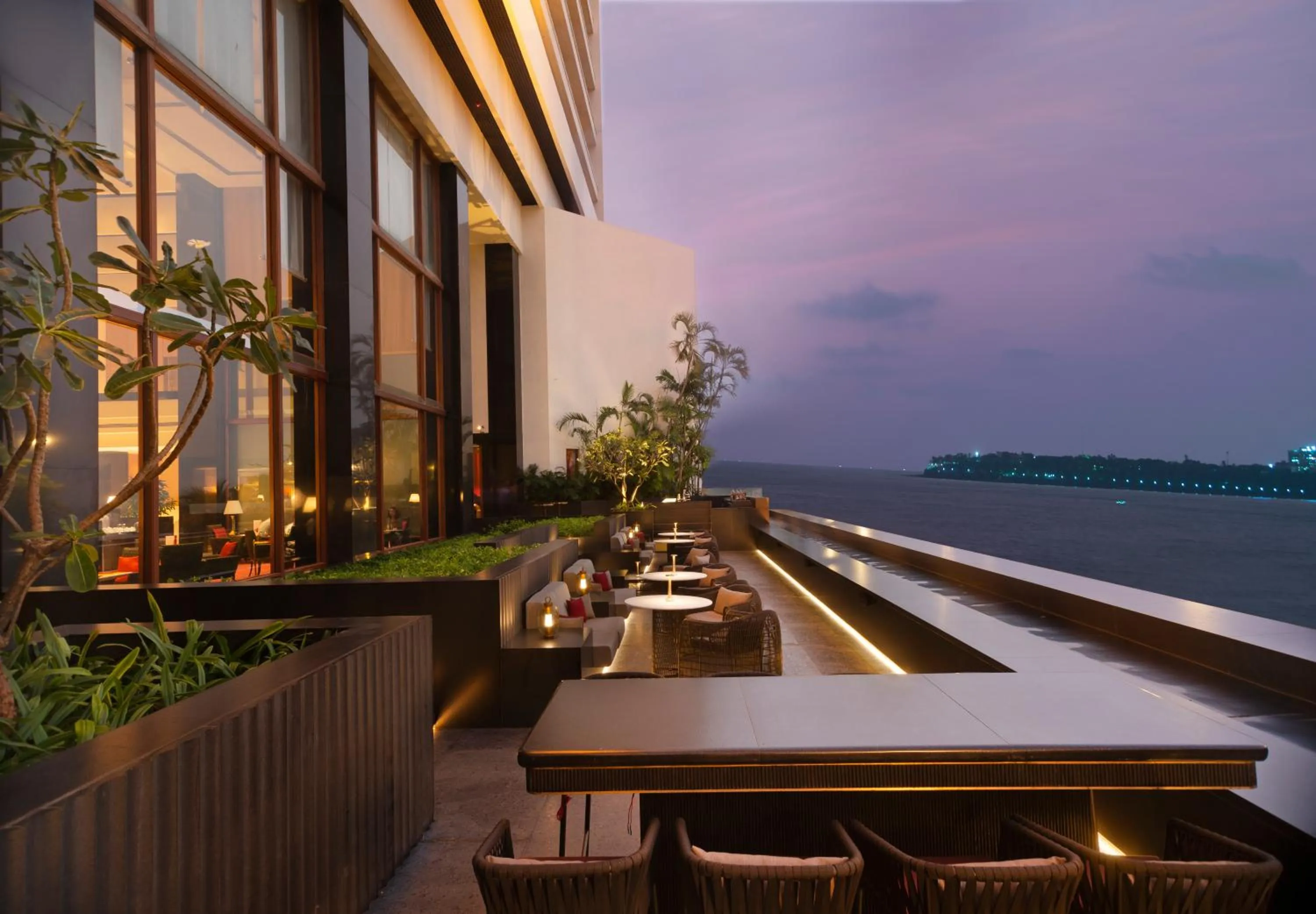 Restaurant/places to eat in The Oberoi Mumbai