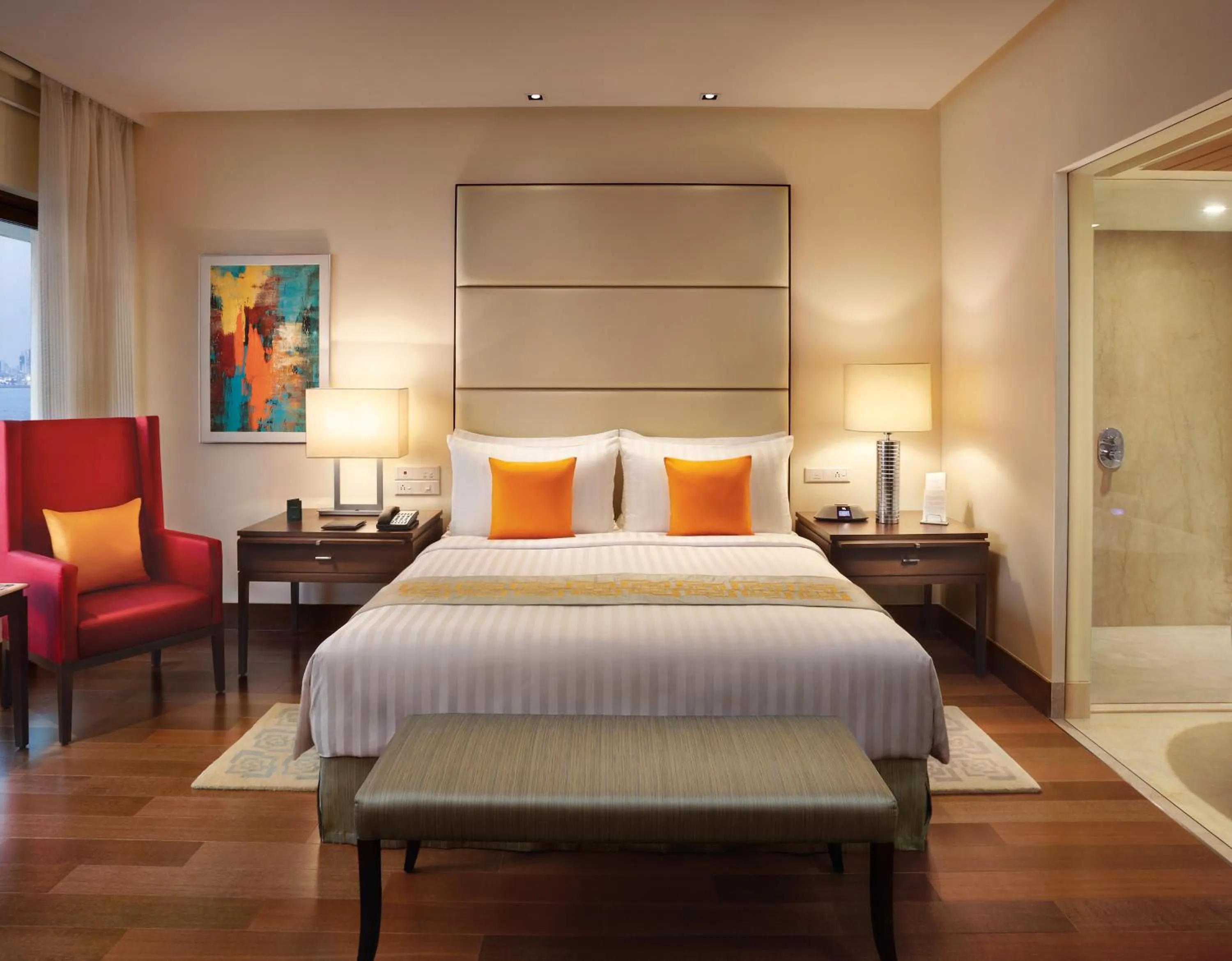 Bed in The Oberoi Mumbai