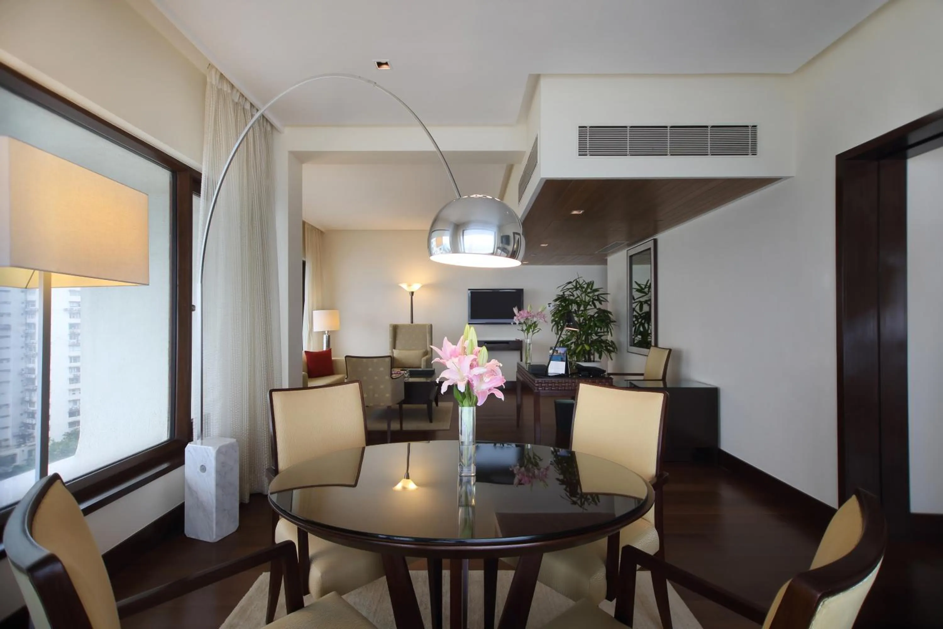 Living room in The Oberoi Mumbai