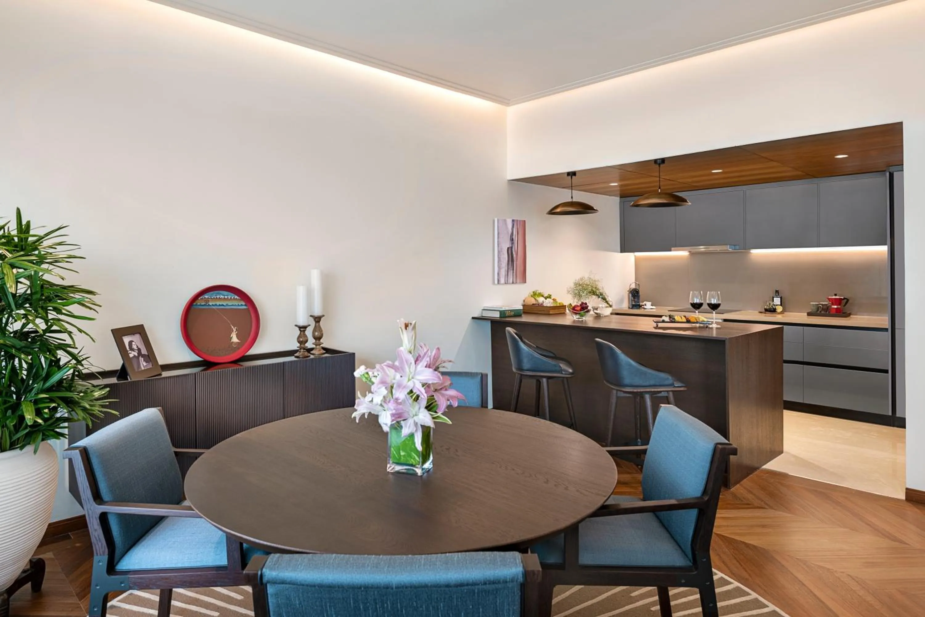 Kitchen or kitchenette in The Oberoi Mumbai
