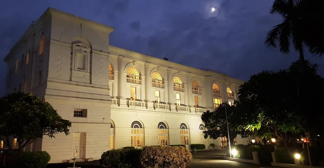 Facade/entrance in Maidens Hotel New Delhi