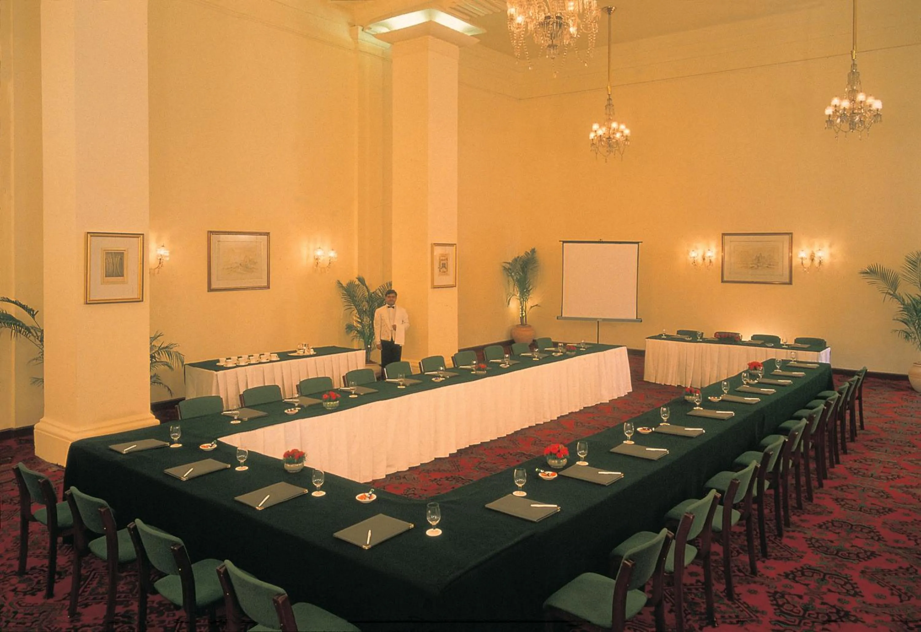 Business facilities in Maidens Hotel New Delhi