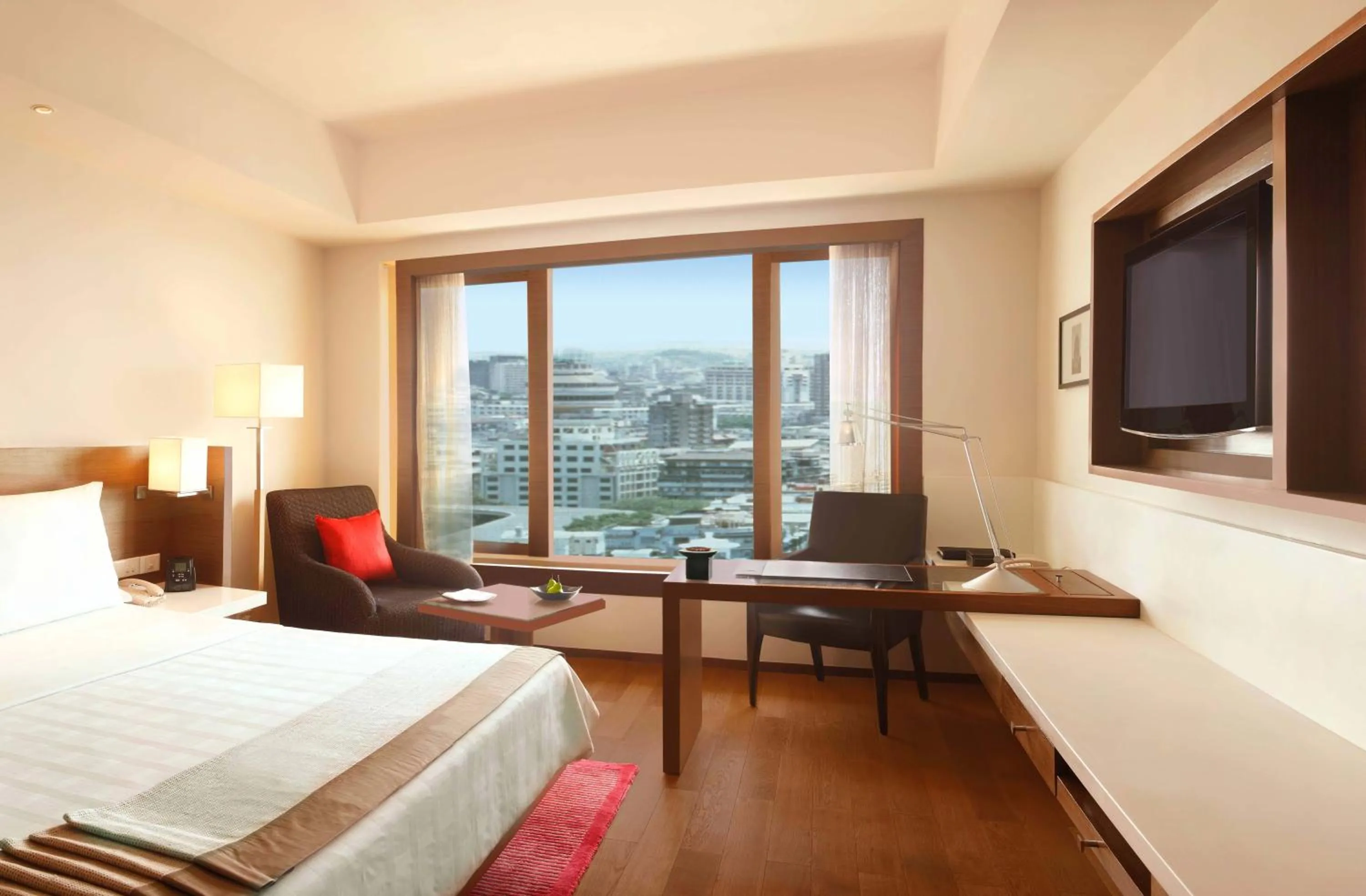 View (from property/room), Bed in Trident Nariman Point