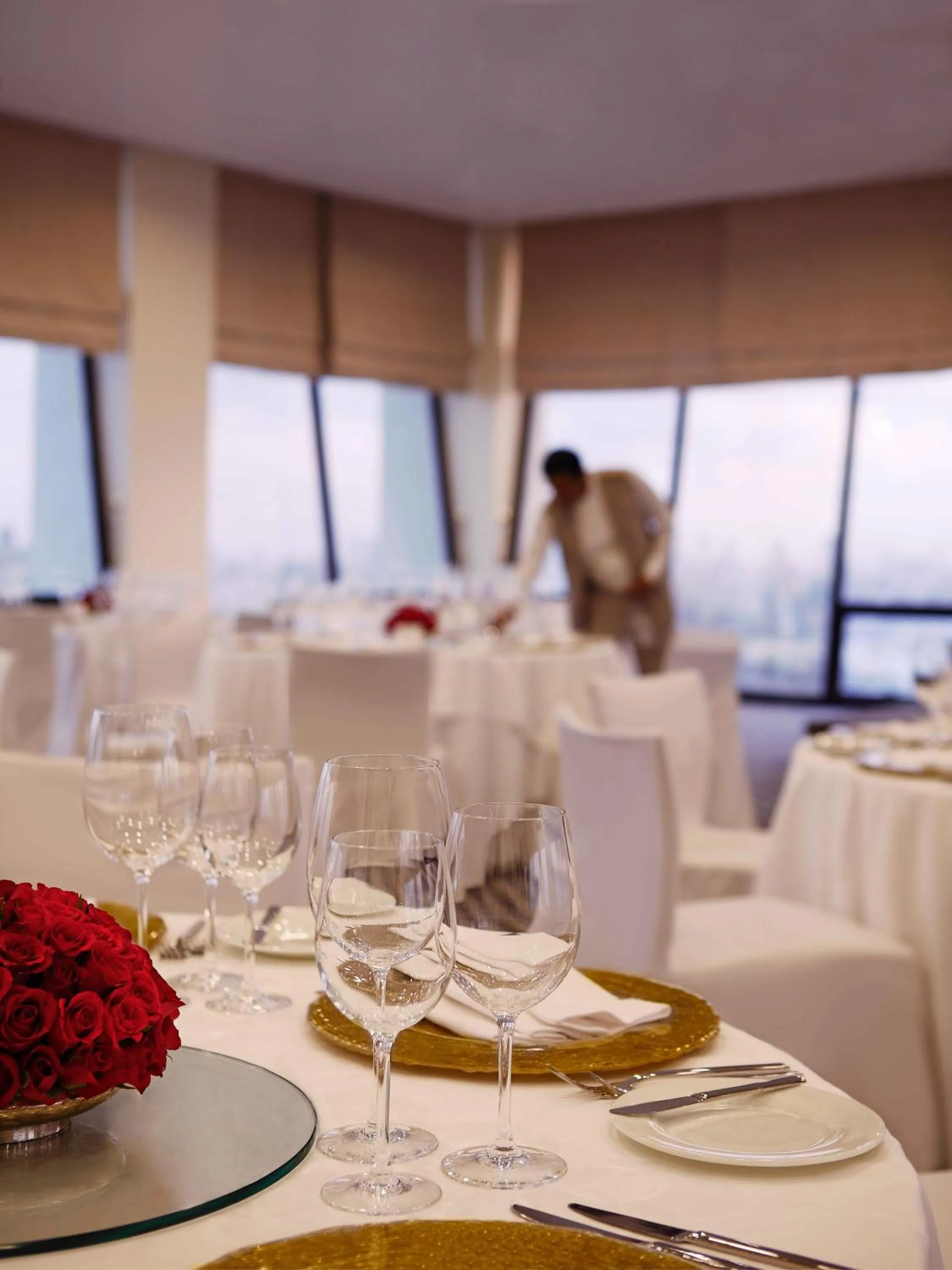 Restaurant/places to eat in Trident Nariman Point