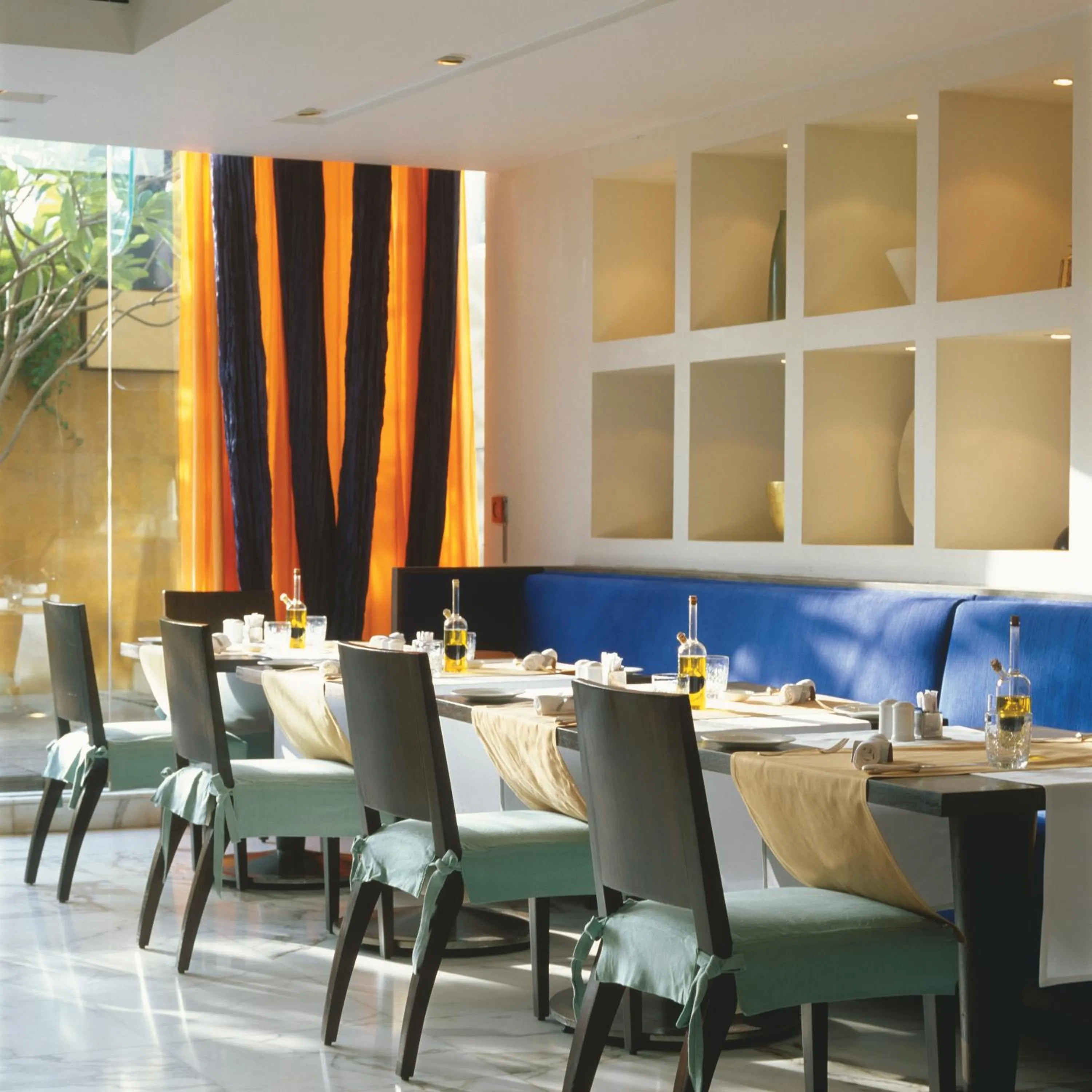 Restaurant/places to eat in Trident Nariman Point