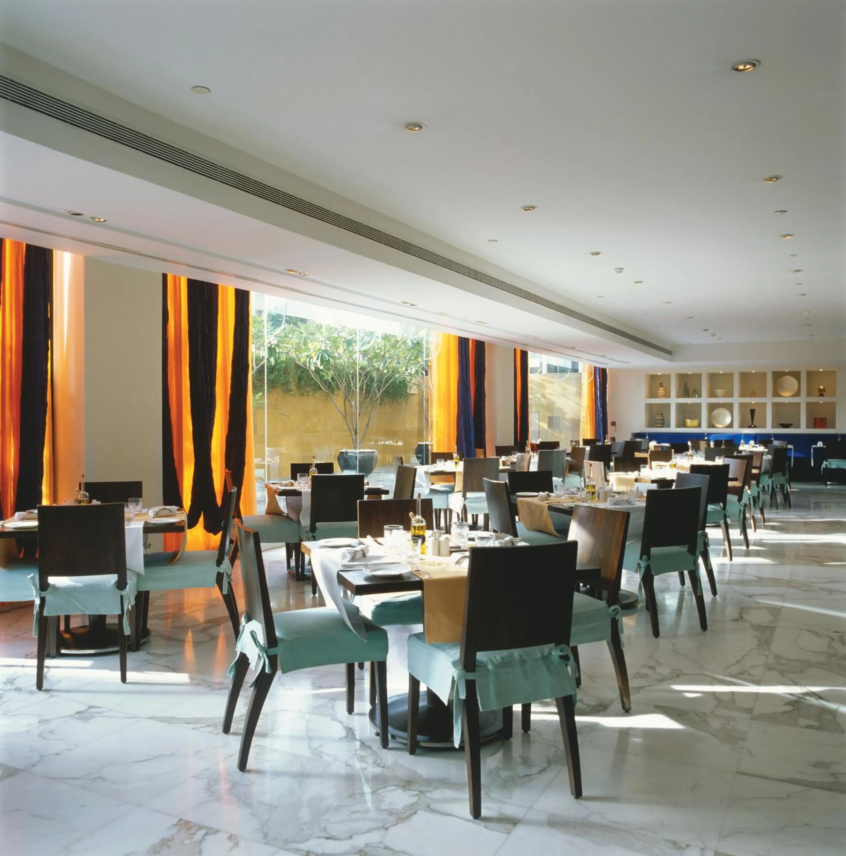 Restaurant/places to eat in Trident Nariman Point