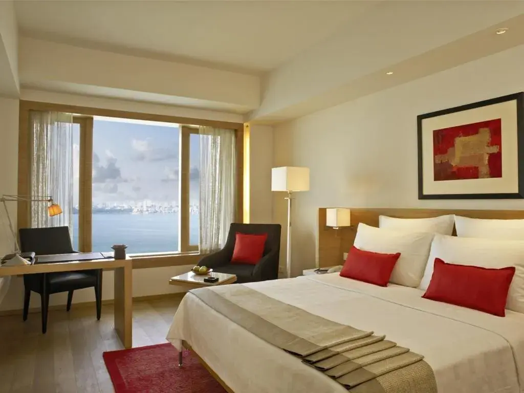 Premier Double or Twin Room with Ocean View in Trident Nariman Point Premier Double or Twin Room with Ocean View in Trident Nariman Point
