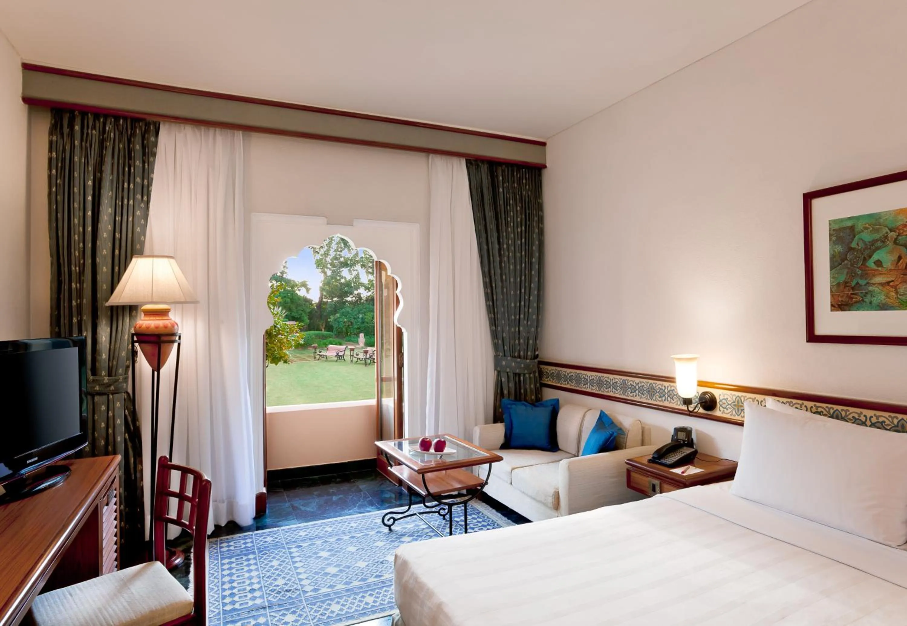 Photo of the whole room in Trident Jaipur