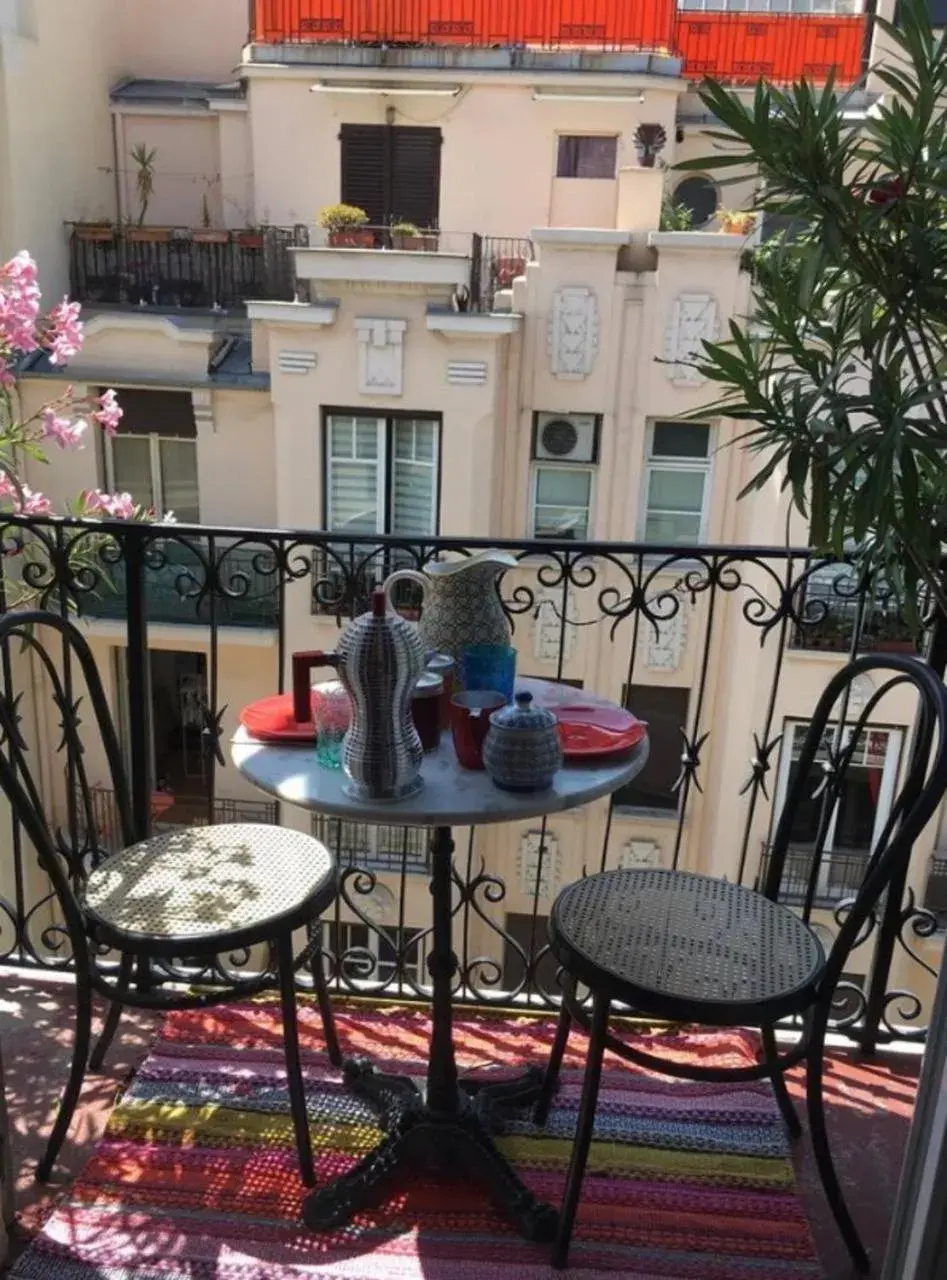 Double Room - single occupancy in Great and light private room in the heart of Nice Double Room - single occupancy in Great and light private room in the heart of Nice