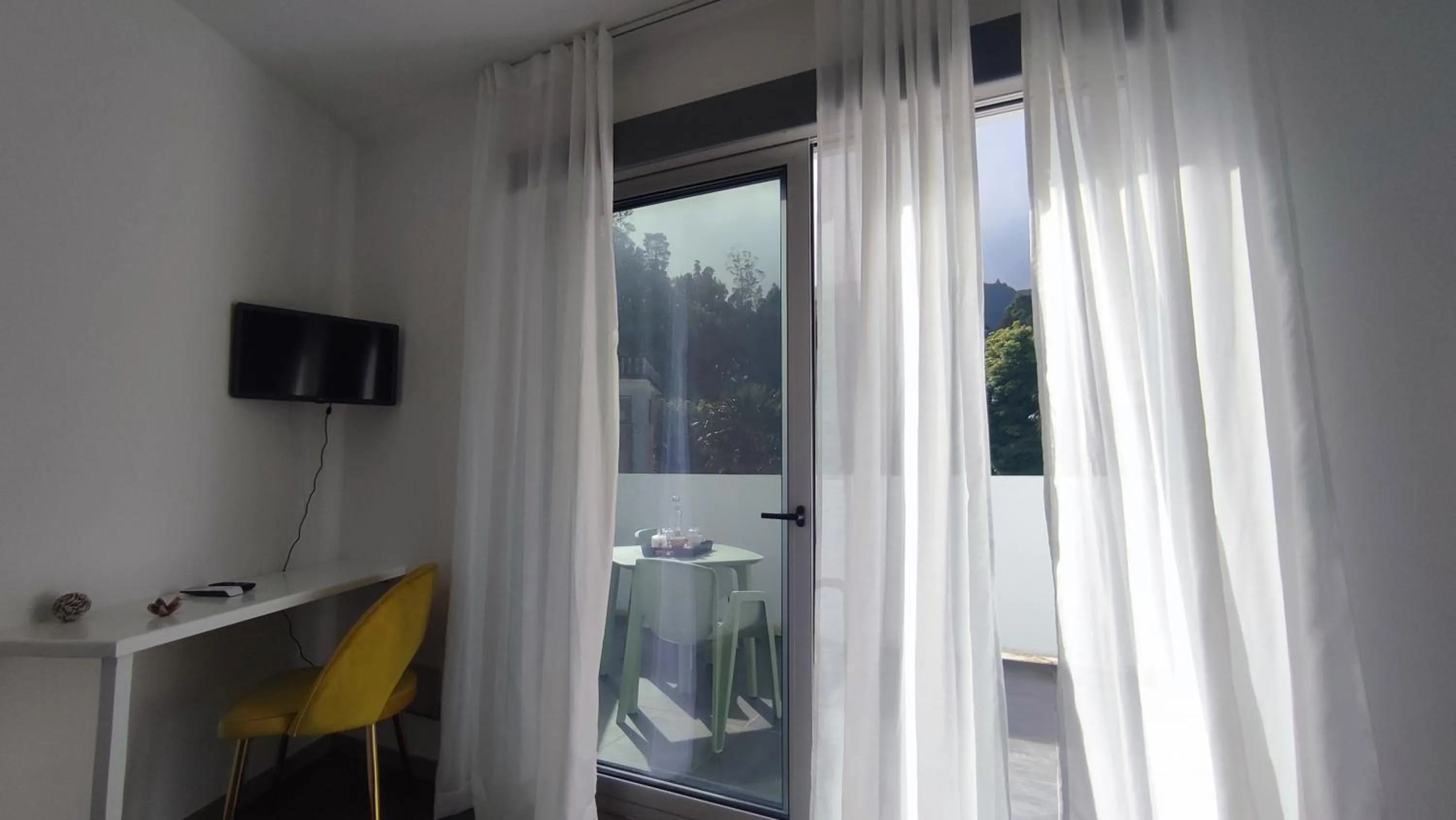 TV and multimedia in Atlantic 3 Bicas - Furnas