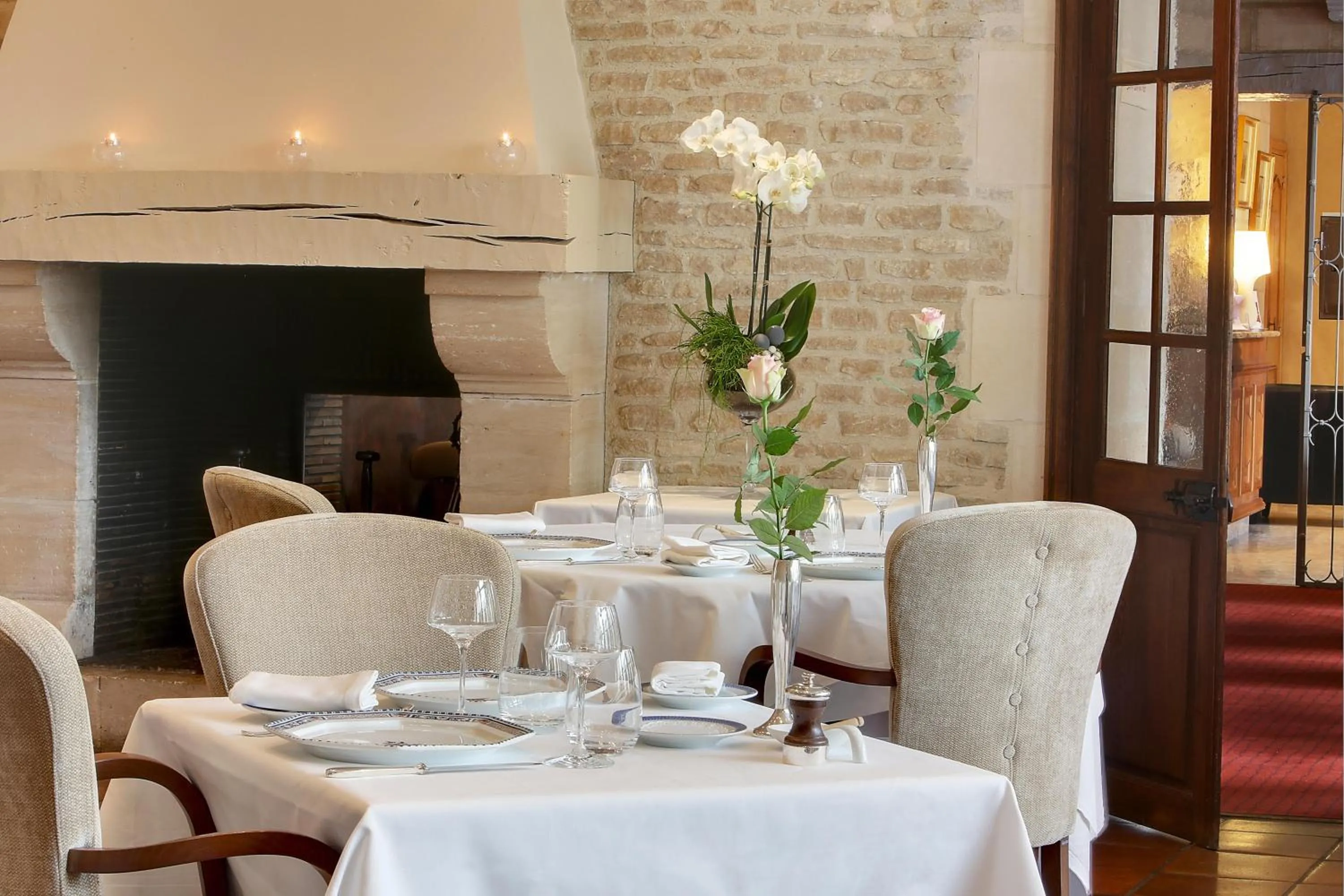 Restaurant/places to eat in Logis Hôtel Restaurant Le Dauphin et Le Spa du Prieuré