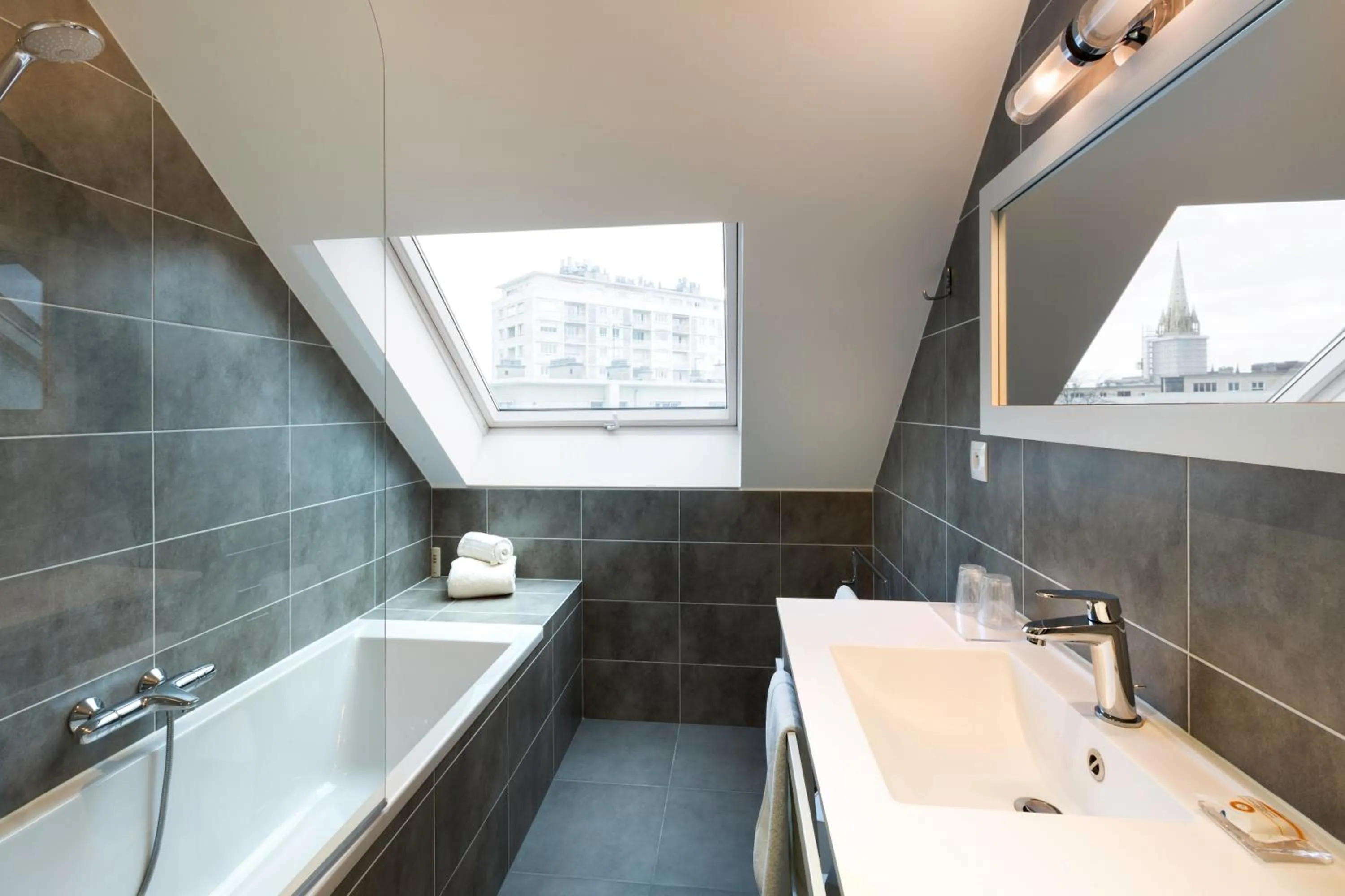 Other in Logis Hôtel Restaurant Le Dauphin et Le Spa du Prieuré