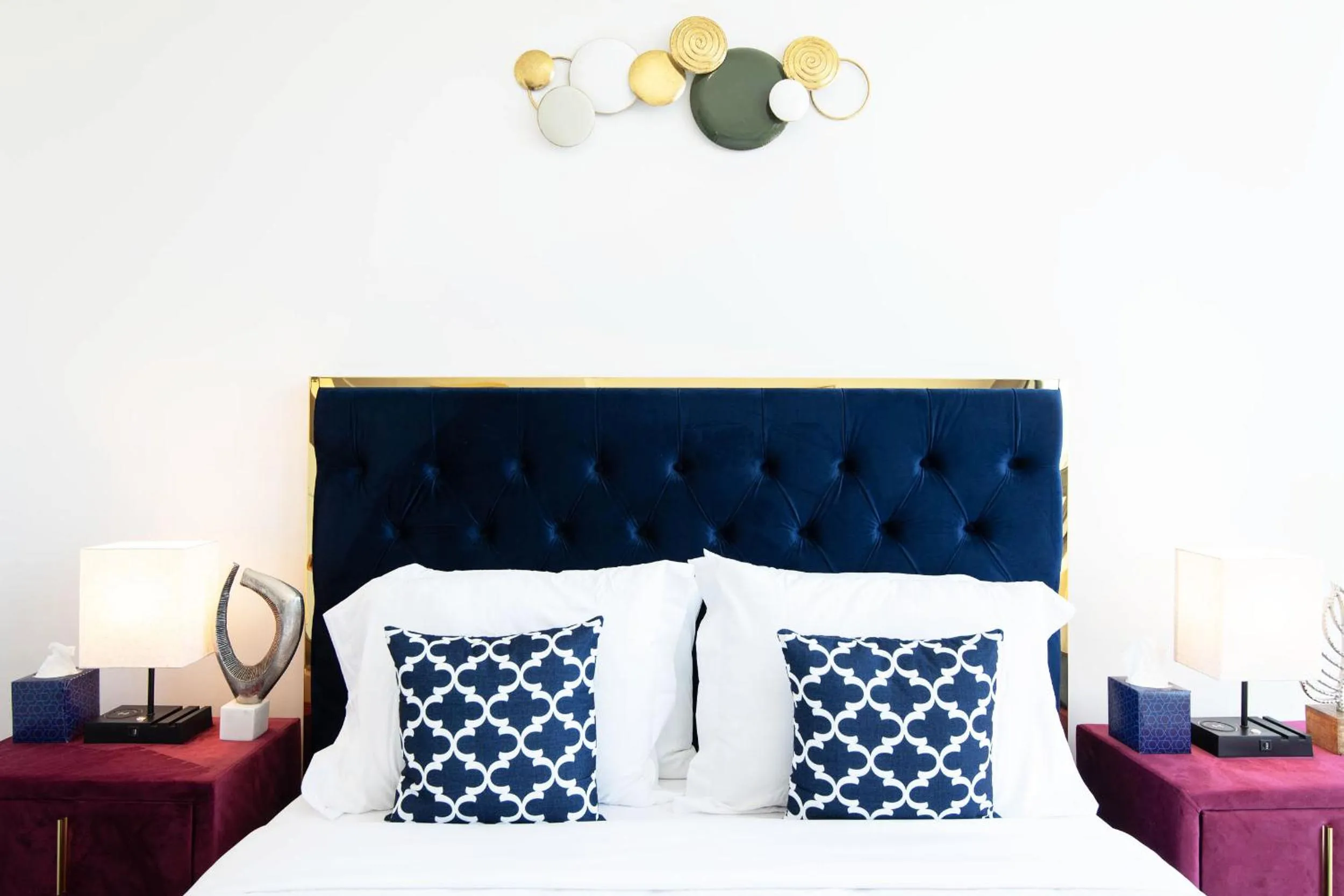 Bedroom, Bed in Sky-Rise Apartments