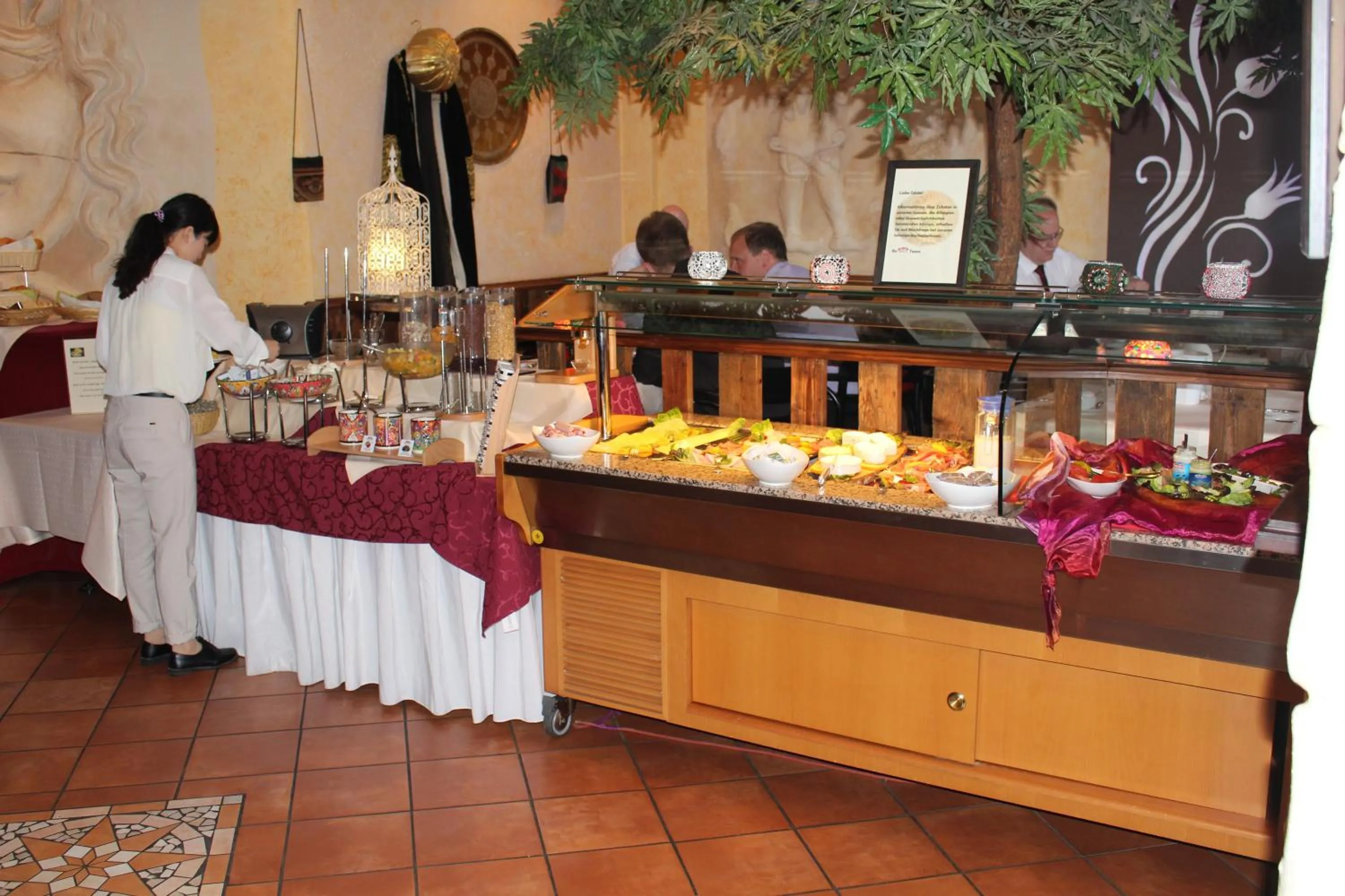 Restaurant/places to eat in Aparthotel Berlin