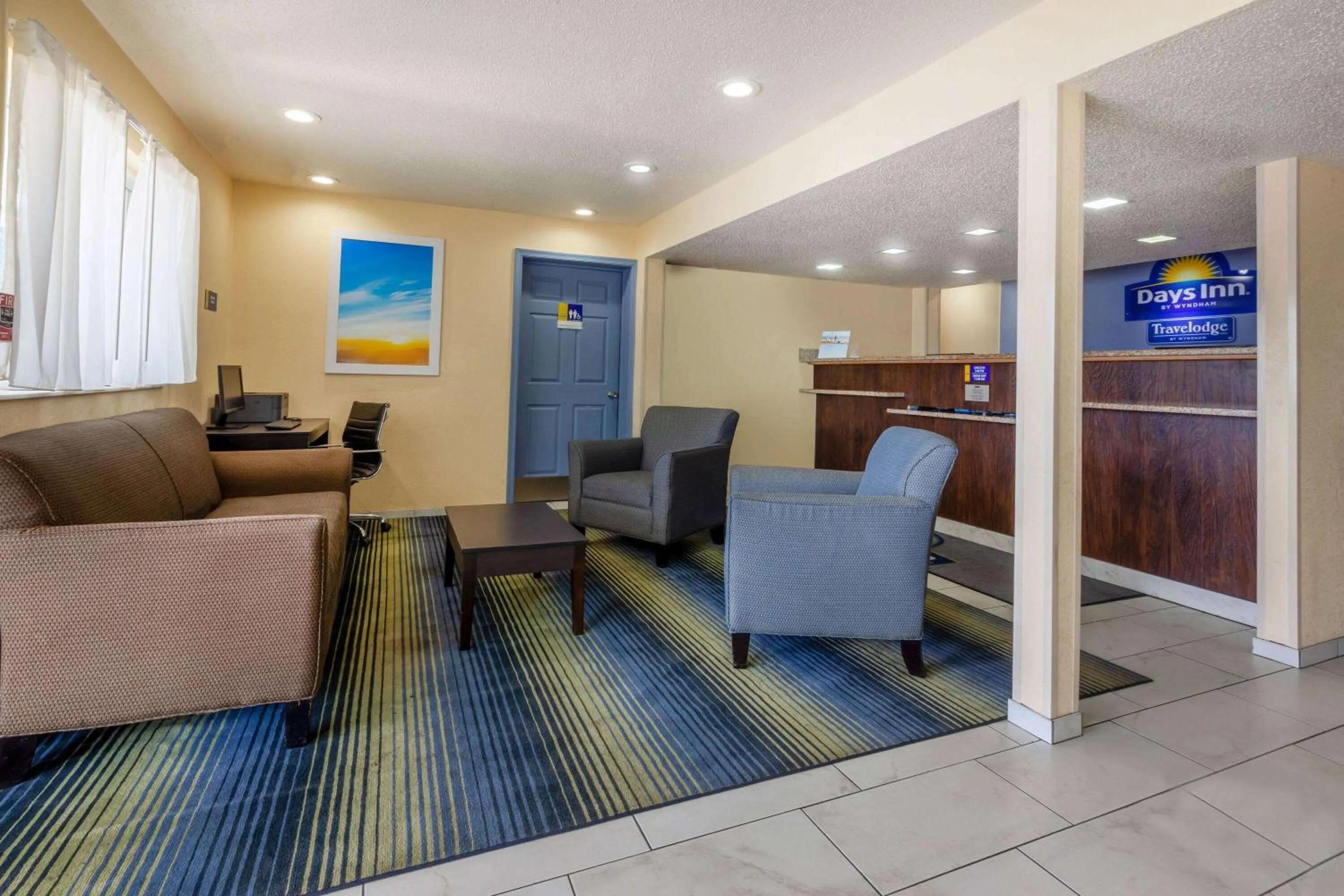 Lobby or reception in Travelodge by Wyndham Charles Town - Harpers Ferry