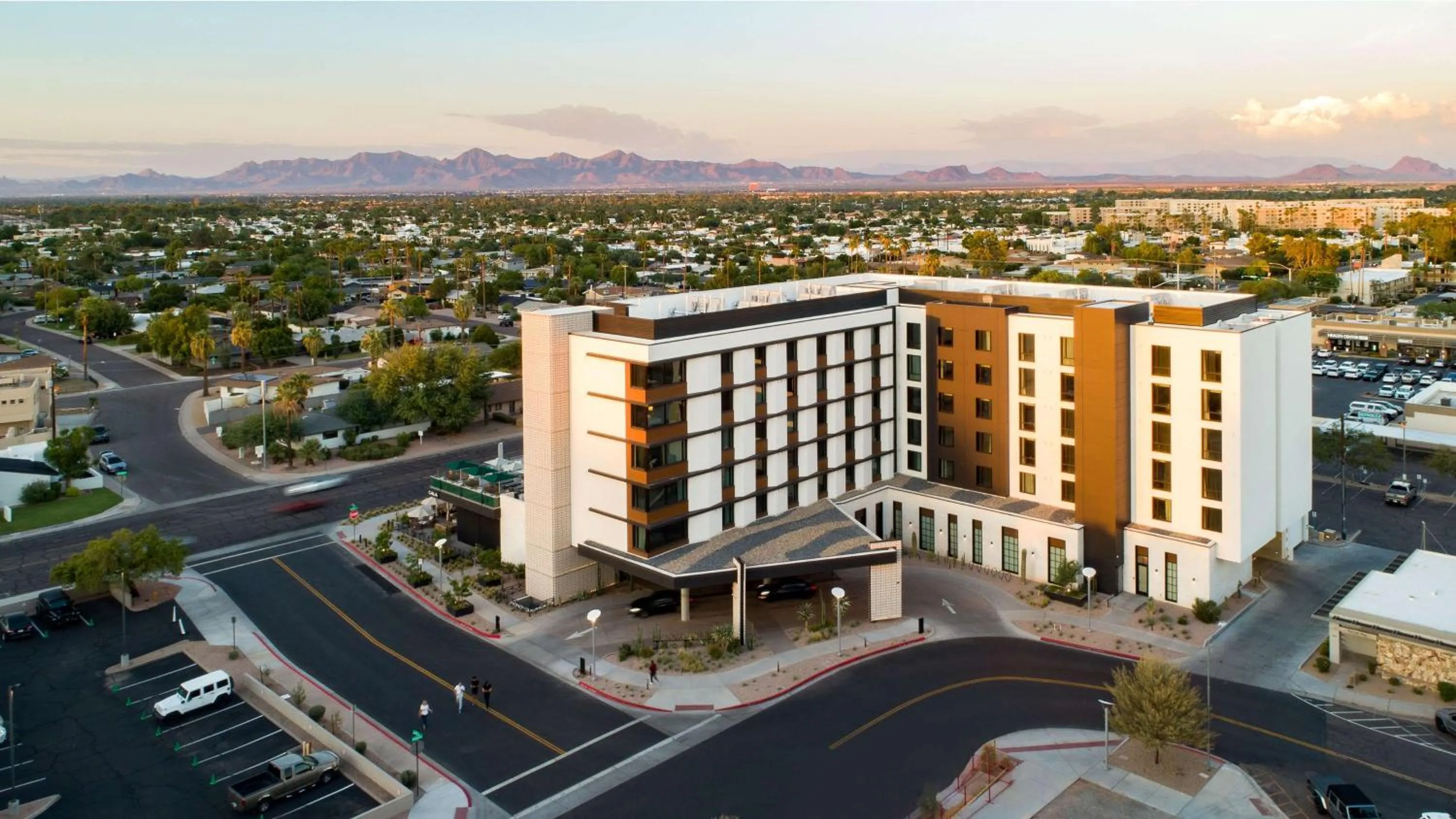 Property building in Senna House Hotel Scottsdale, Curio Collection By Hilton