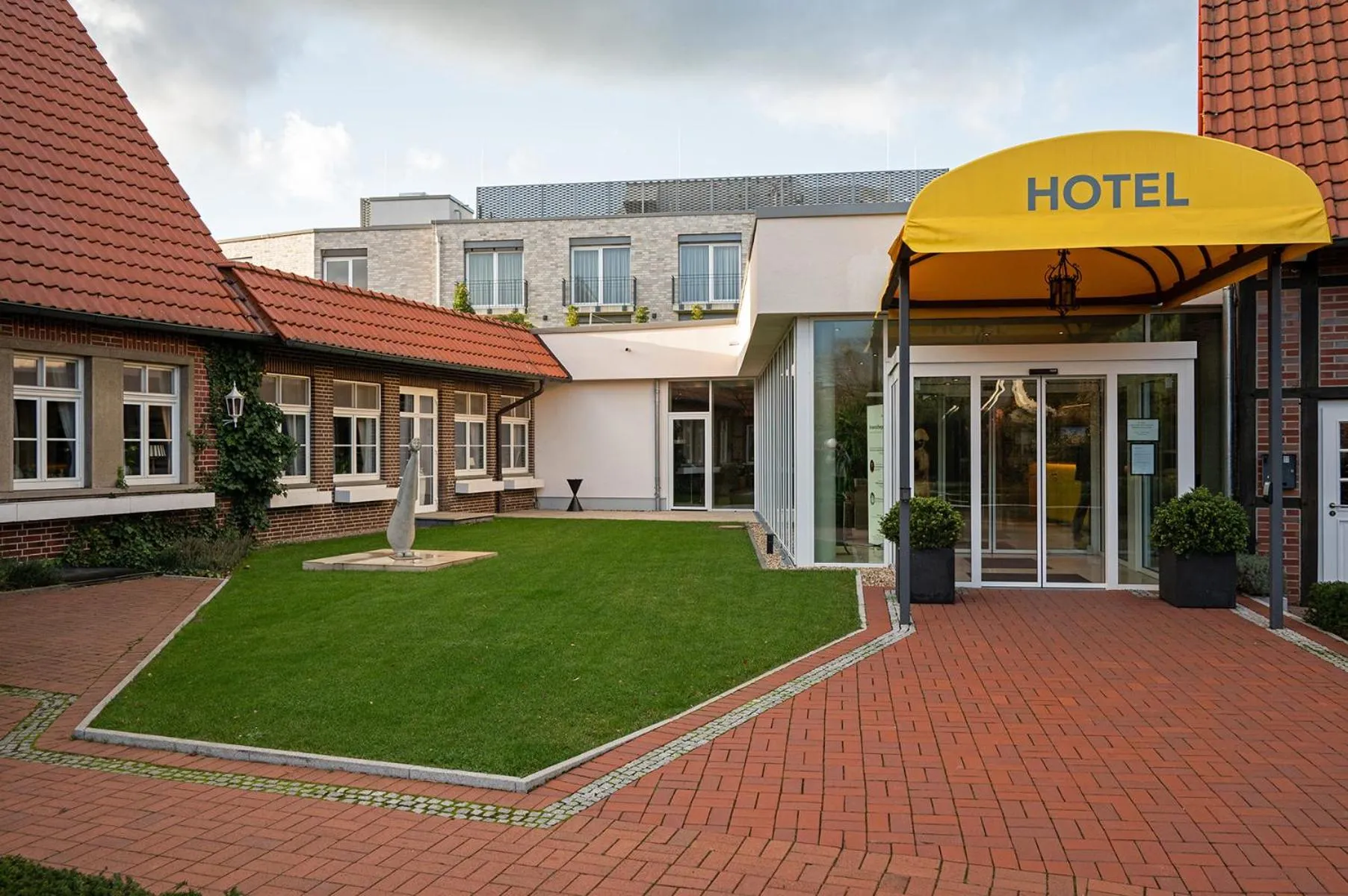 Property building in Naundrups Hof