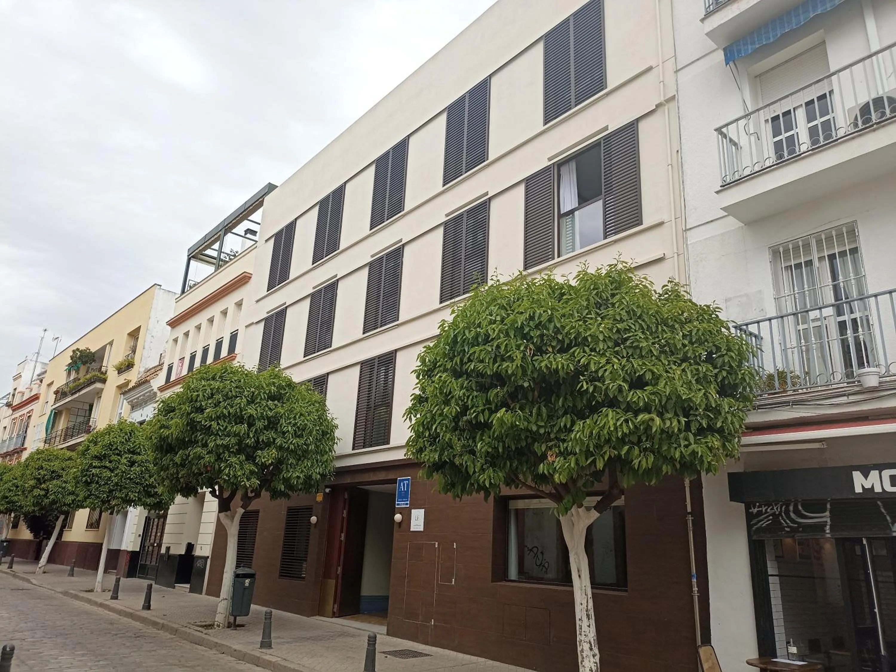 Facade/entrance in atLumbreras16