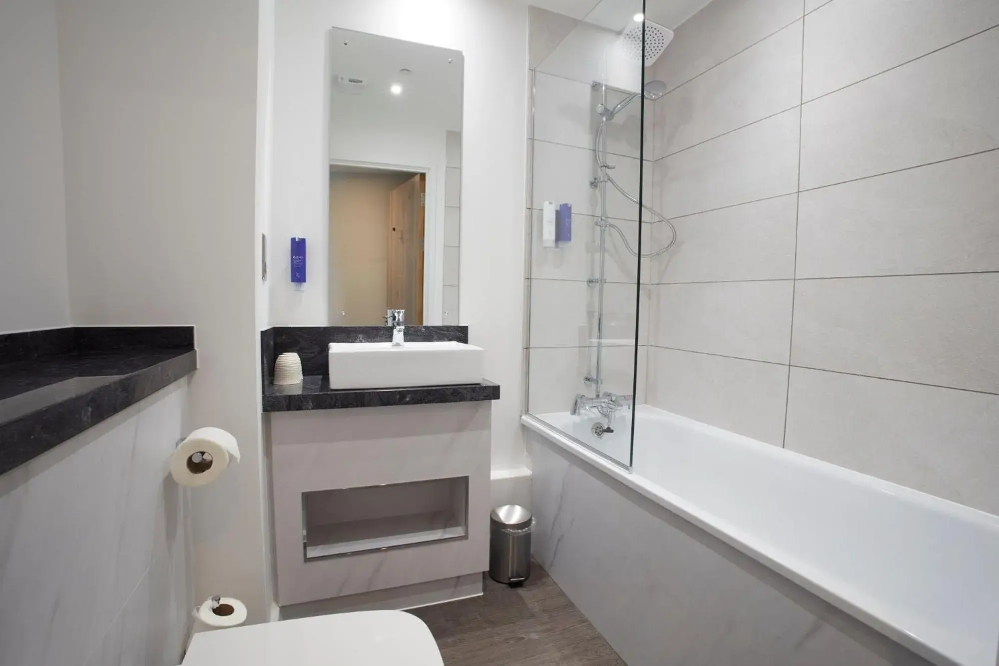 Superior Family Room with Marina view in Tŷ Milford Waterfront Superior Family Room with Marina view in Tŷ Milford Waterfront