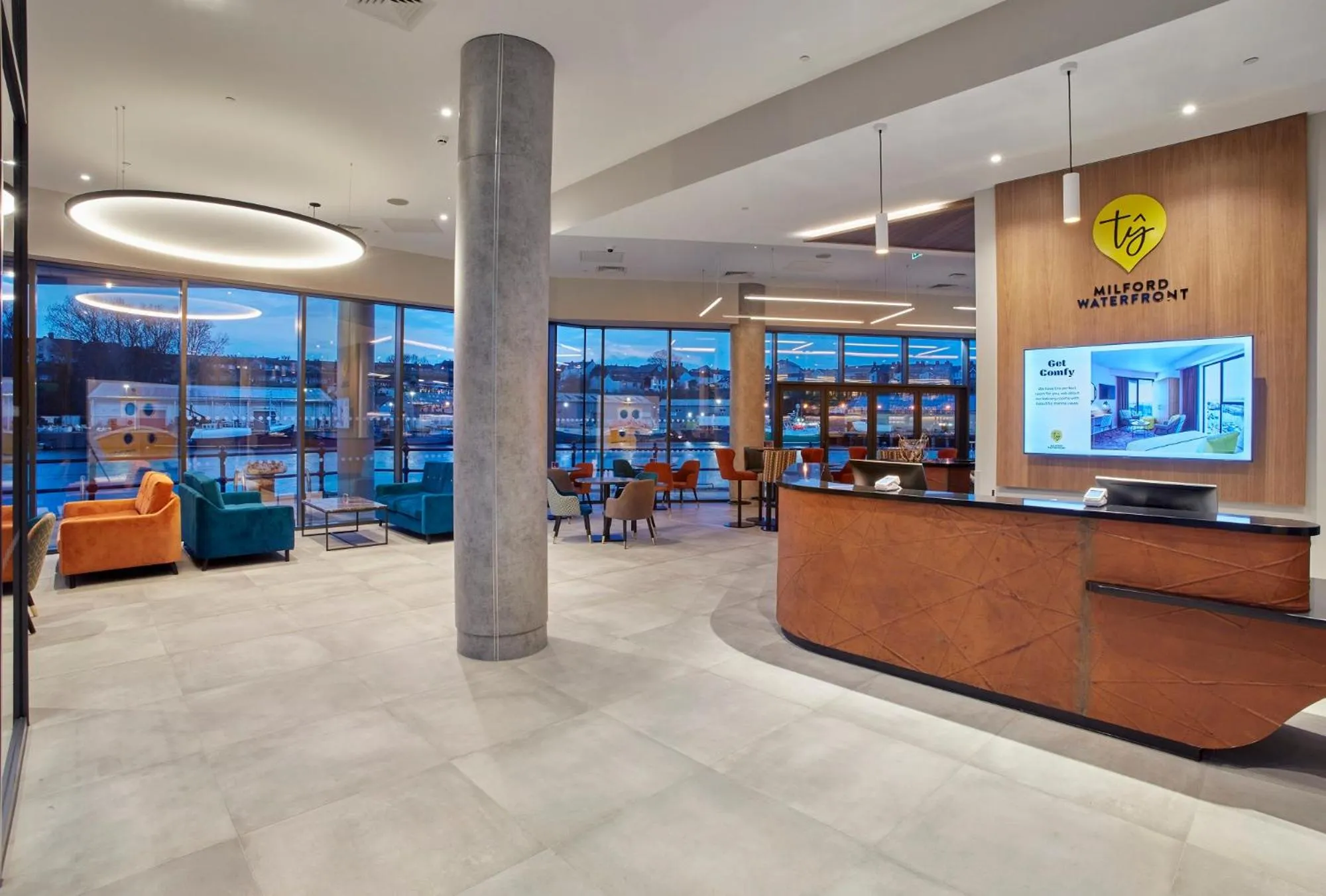 Lobby or reception in Tŷ Milford Waterfront