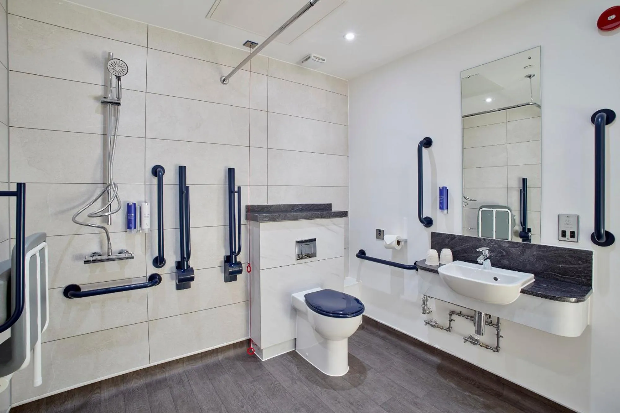 Bathroom in Tŷ Milford Waterfront