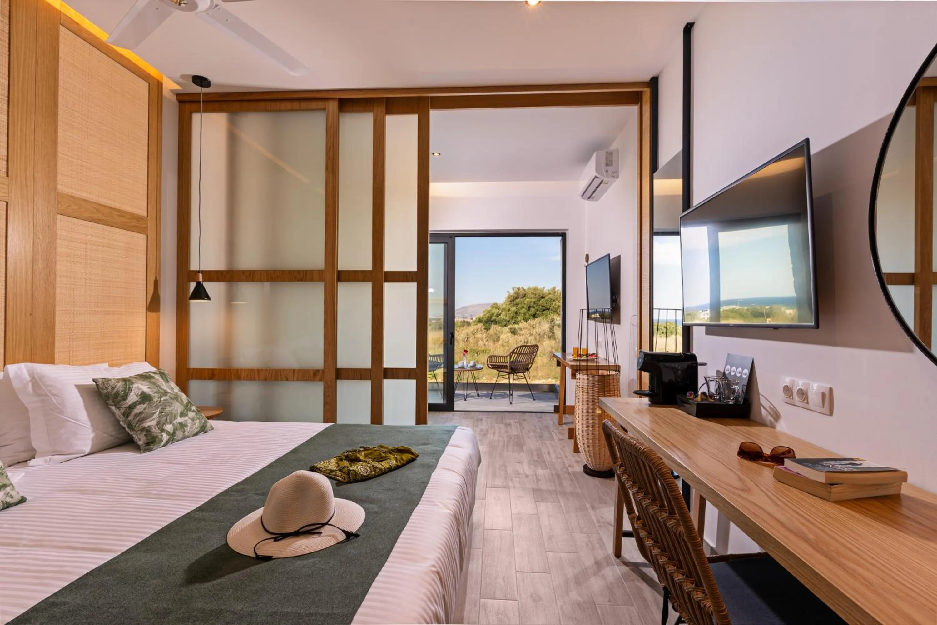 Garden, Bed in Georgioupolis Suites & Aqua Park