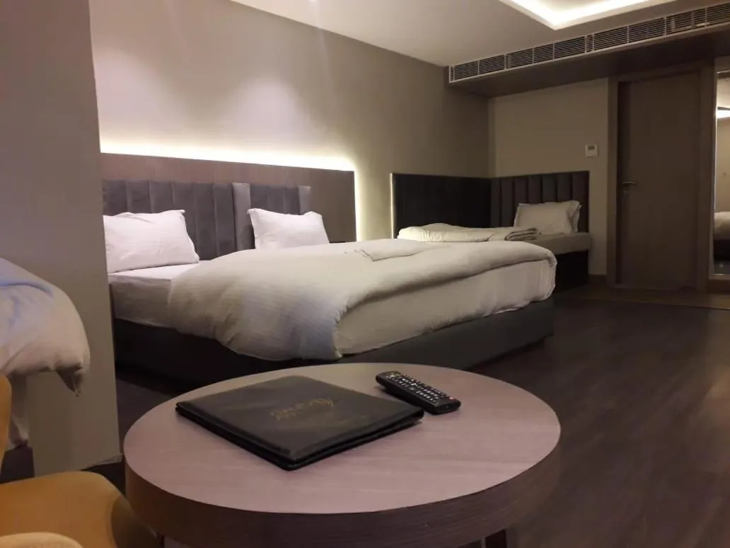 Bedroom, Bed in Hotel The Legend