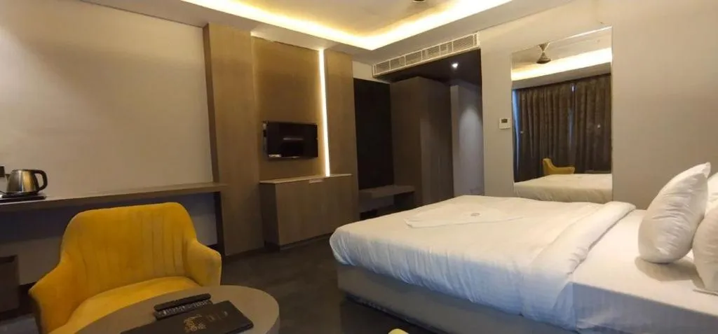 View (from property/room), Bed in Hotel The Legend