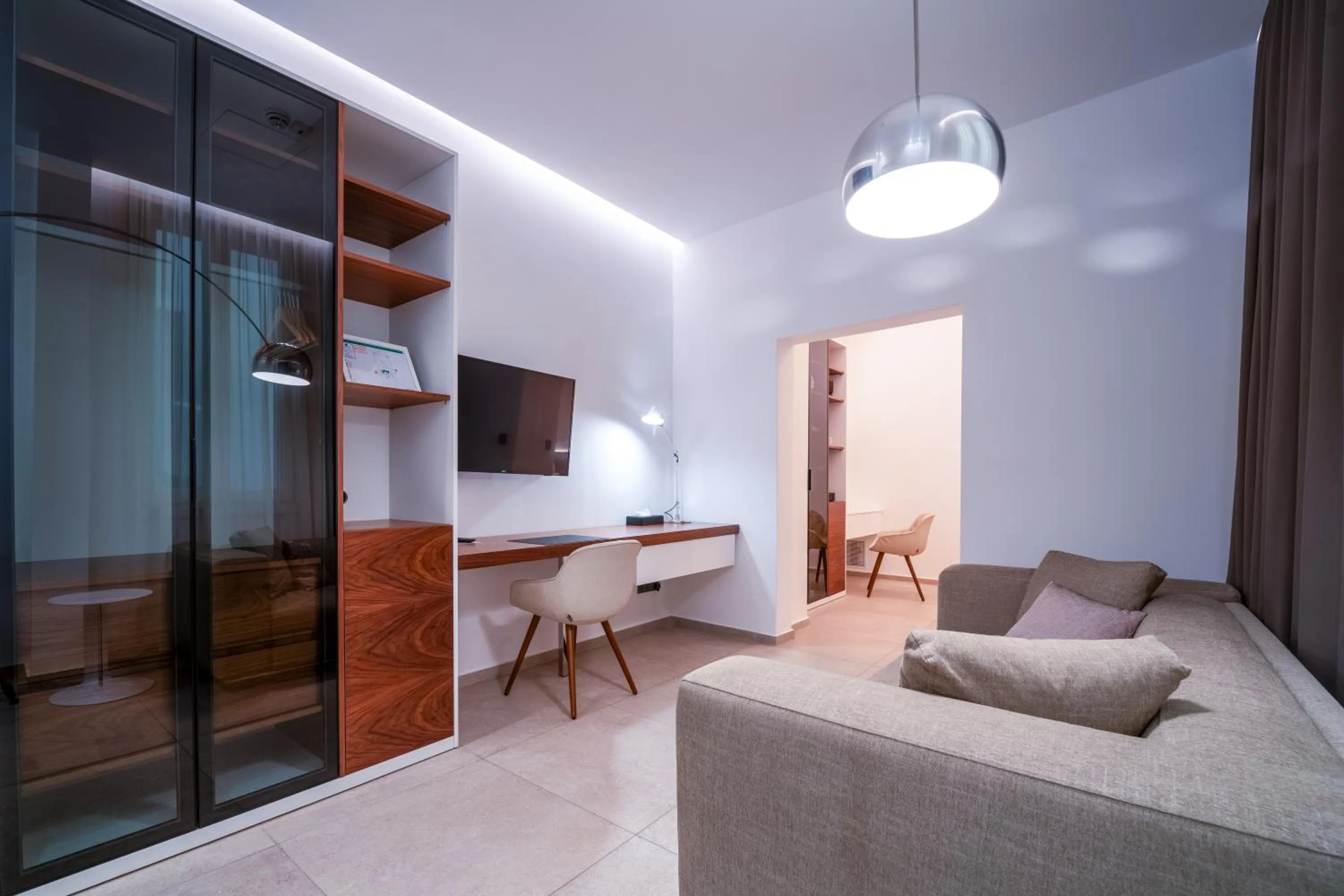 TV and multimedia, Bed in The Capital Boutique Hotel