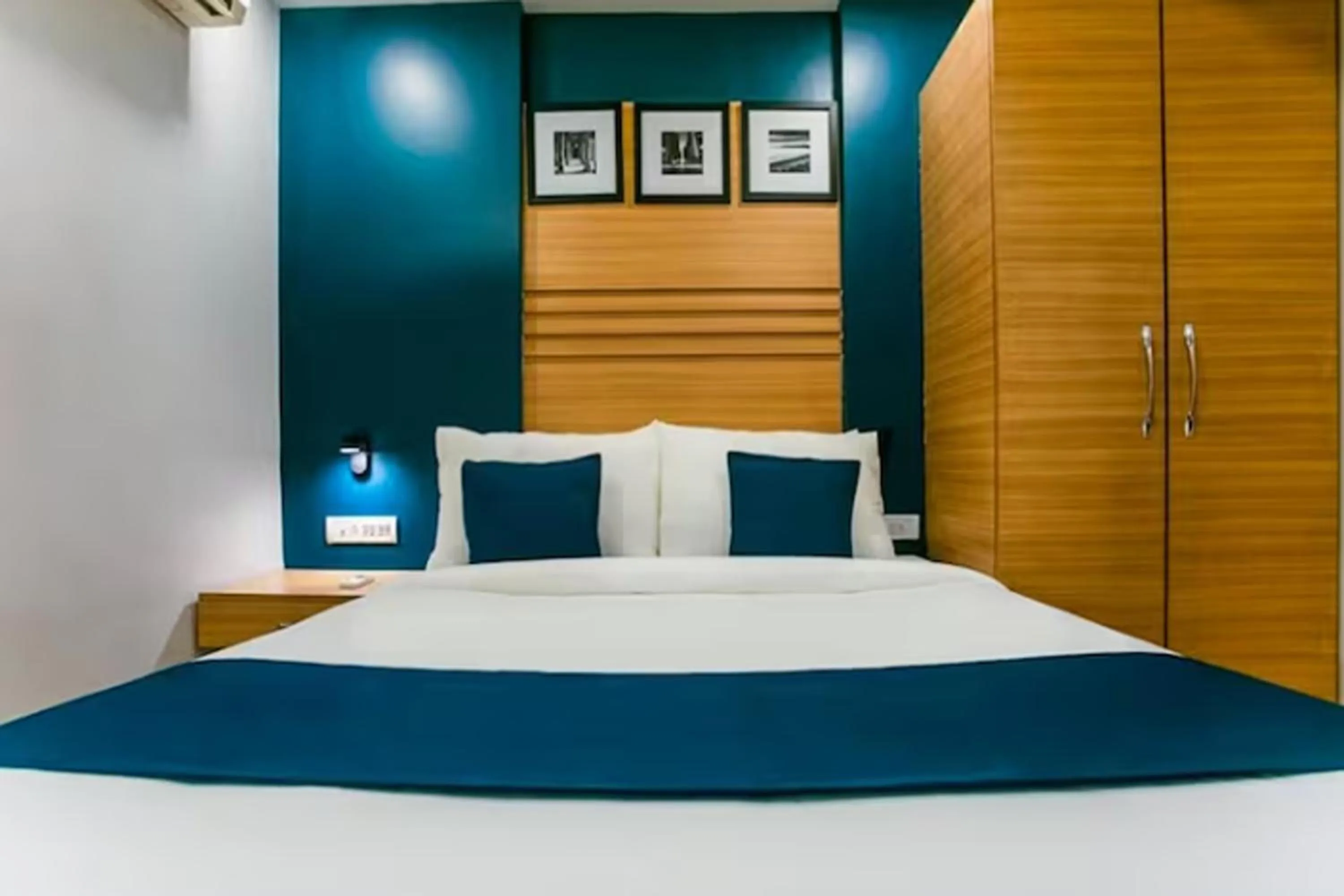 Bed in Hotel Concord Galaxy