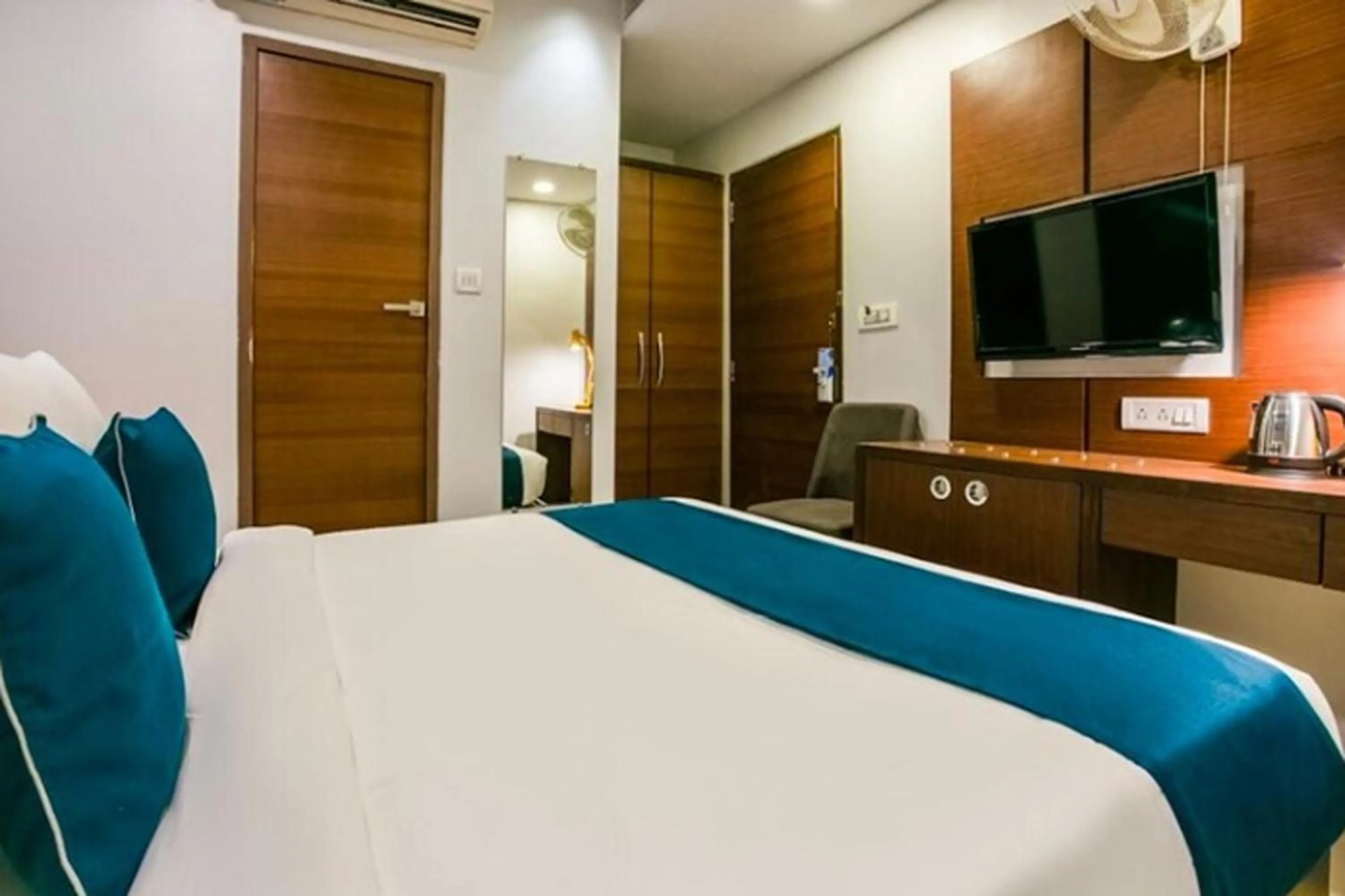 Bed in Hotel Concord Galaxy