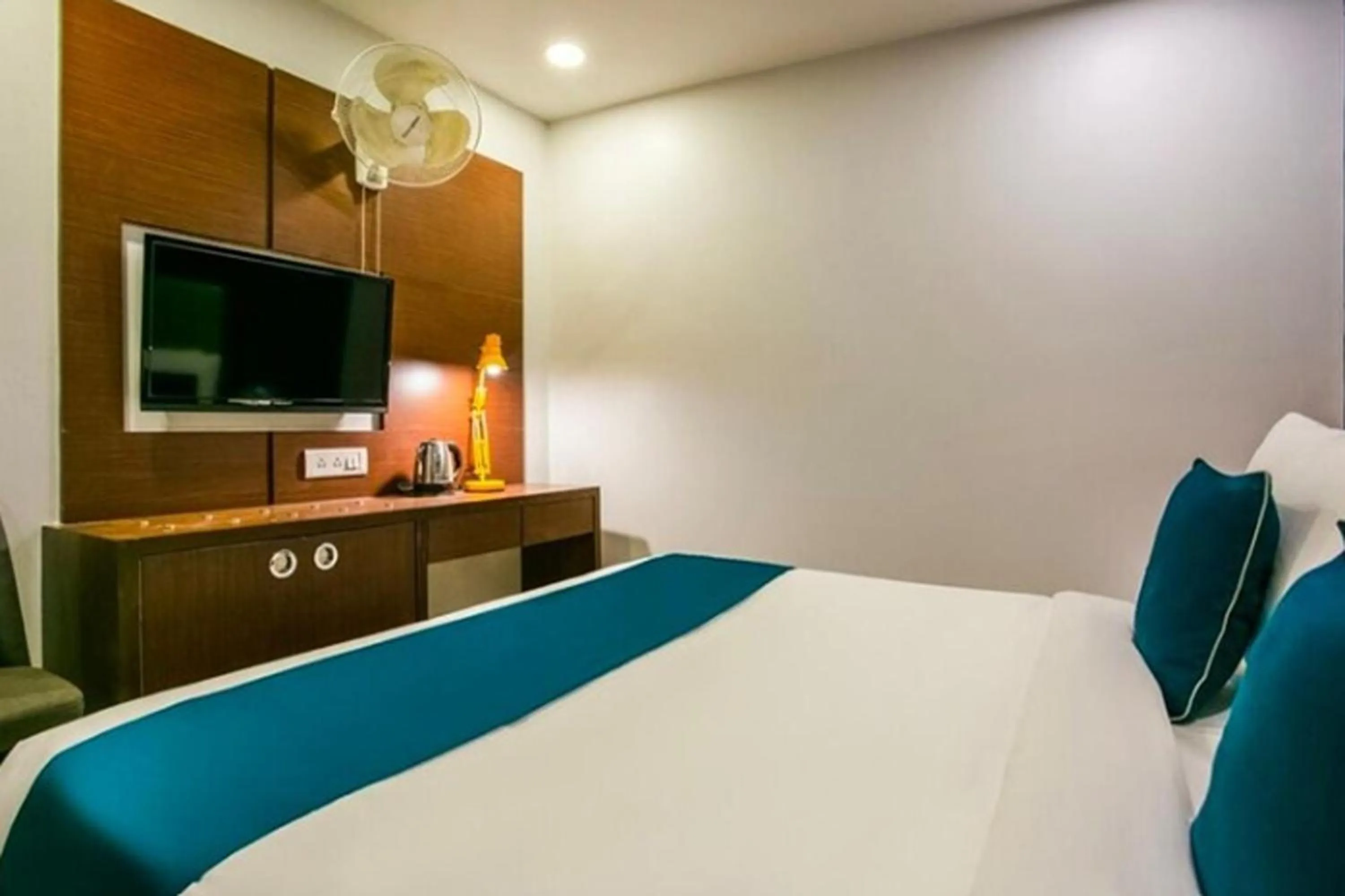 Bed in Hotel Concord Galaxy