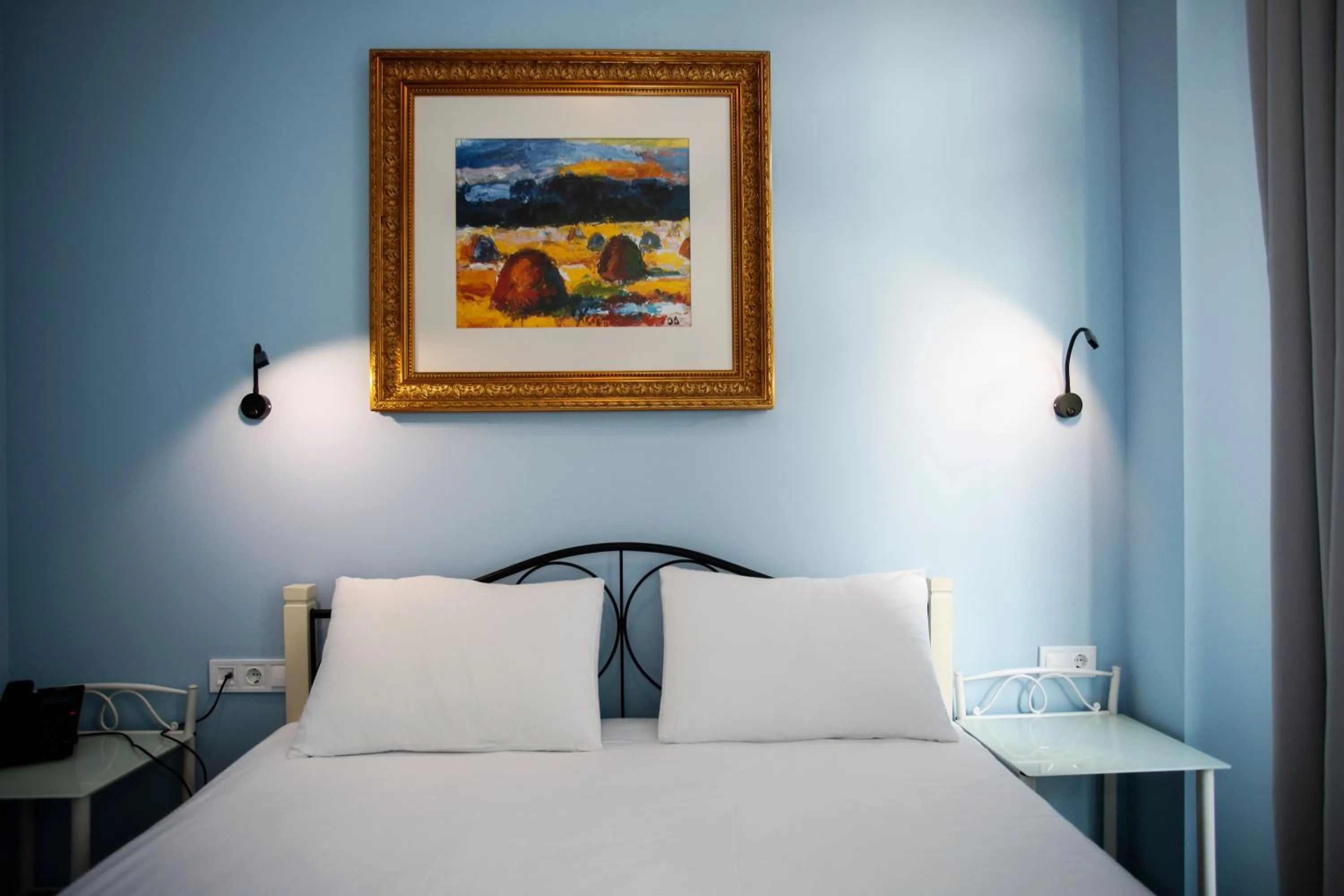 Decorative detail, Bed in Magnolia