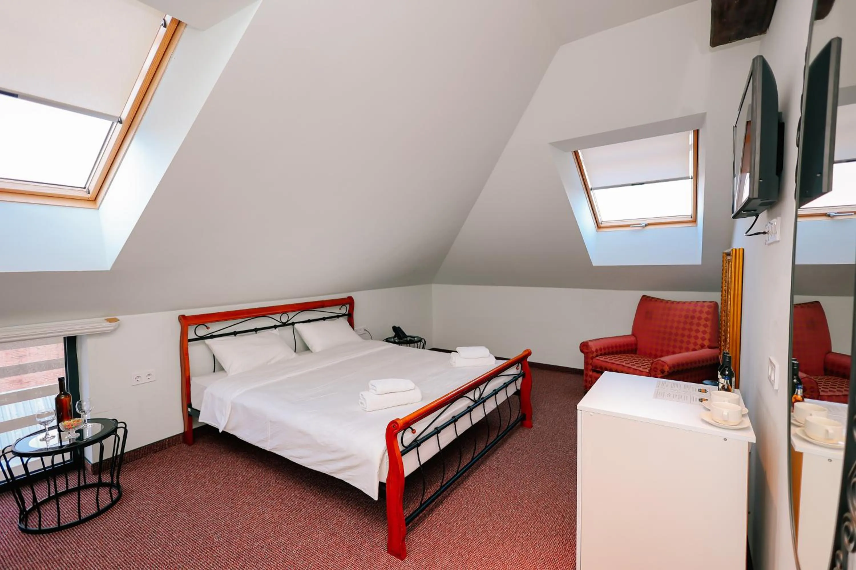 Decorative detail, Bed in Magnolia