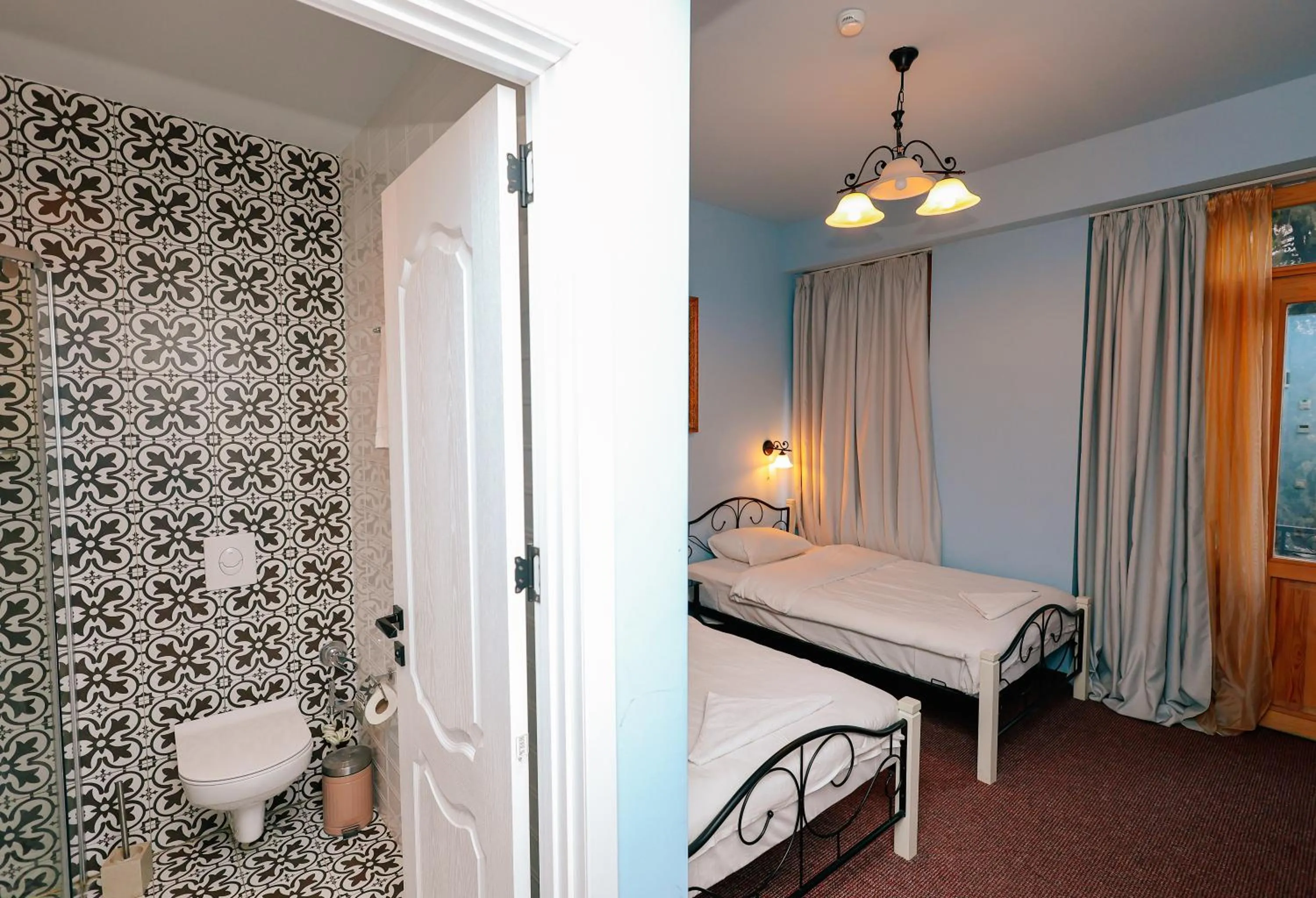 Toilet, Bed in Magnolia