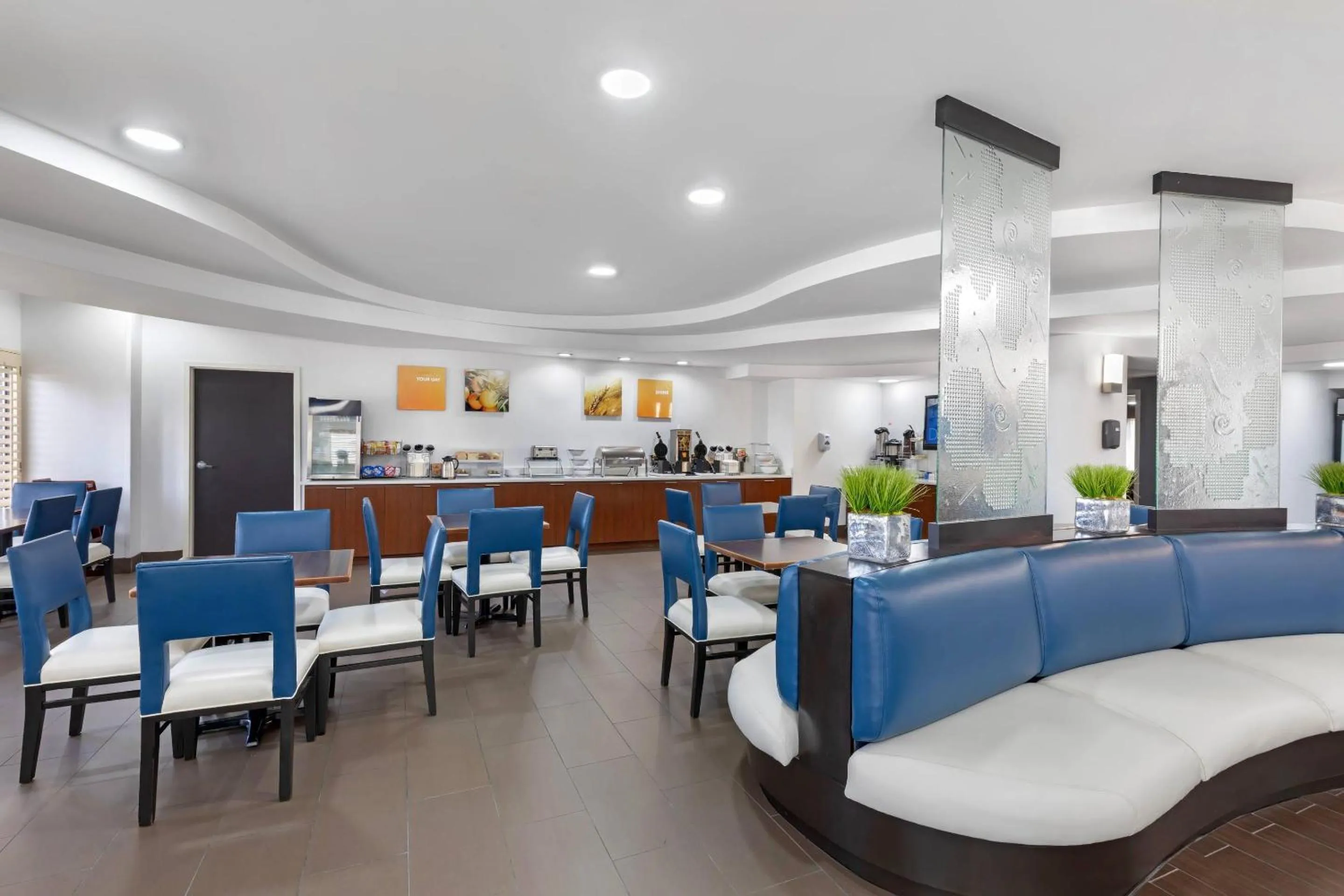 Breakfast in Comfort Suites DFW N-Grapevine