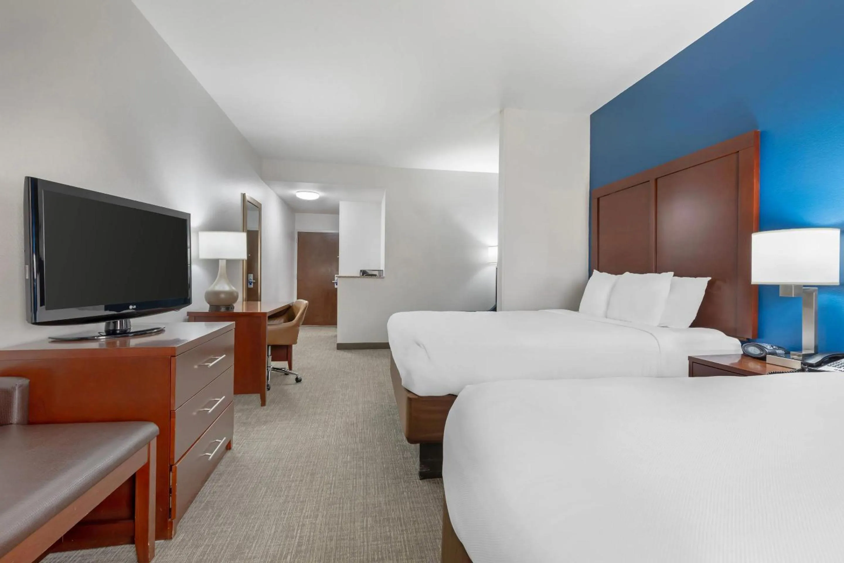 Bedroom, Bed in Comfort Suites DFW N-Grapevine