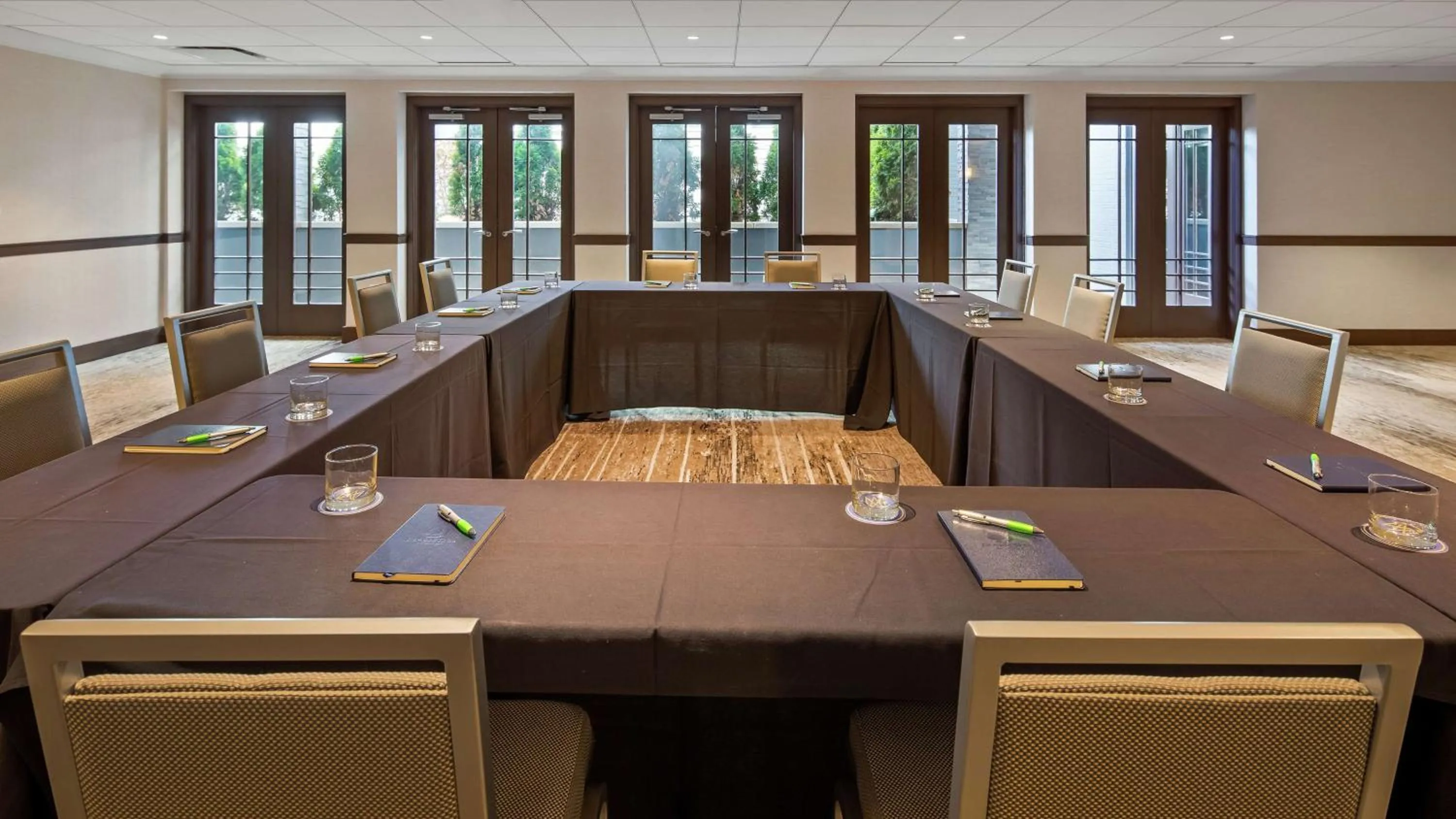 Meeting/conference room in The Kingsley Bloomfield Hills - a DoubleTree by Hilton