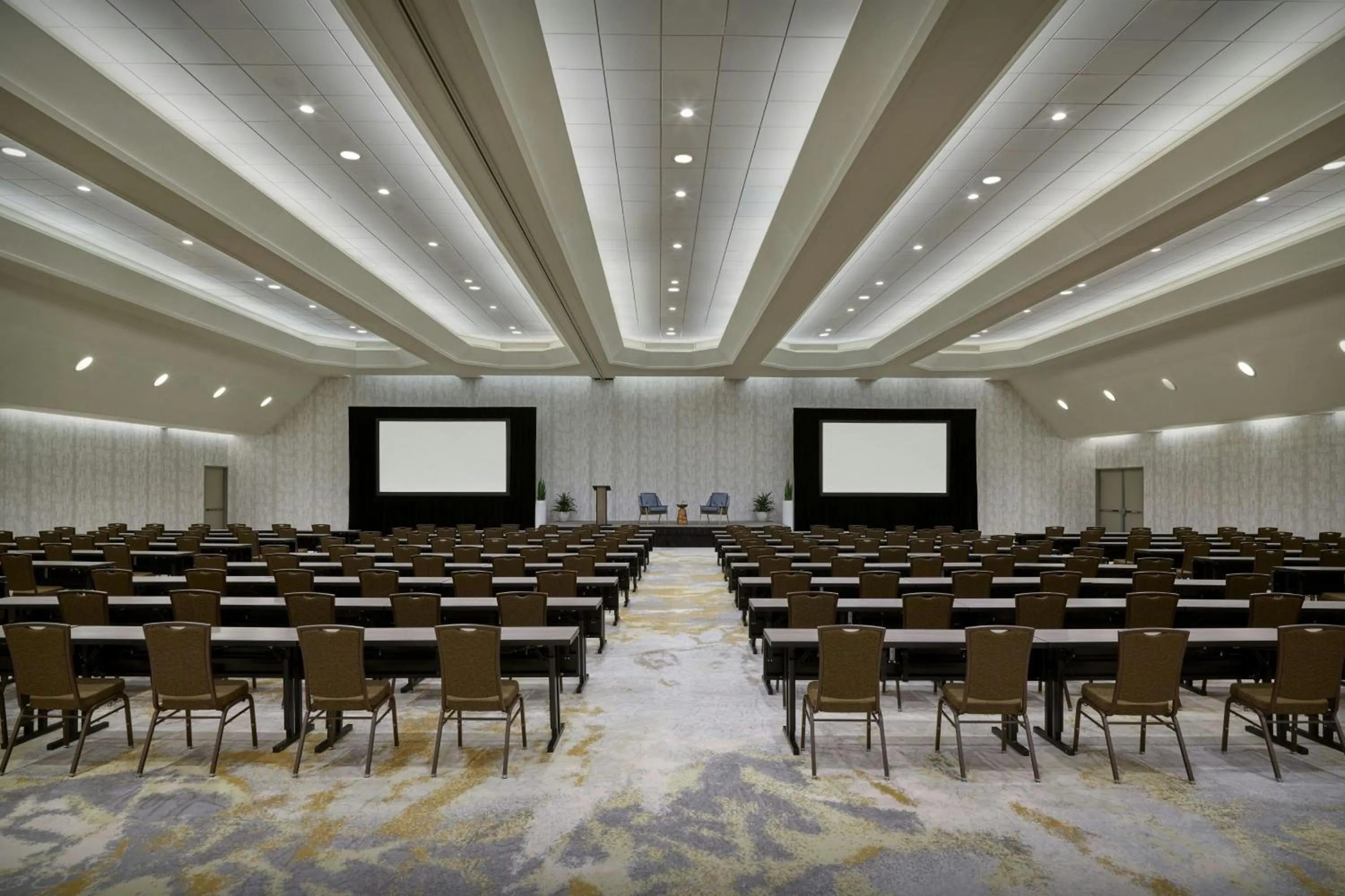 Meeting/conference room in Viewline Resort Snowmass, Autograph Collection