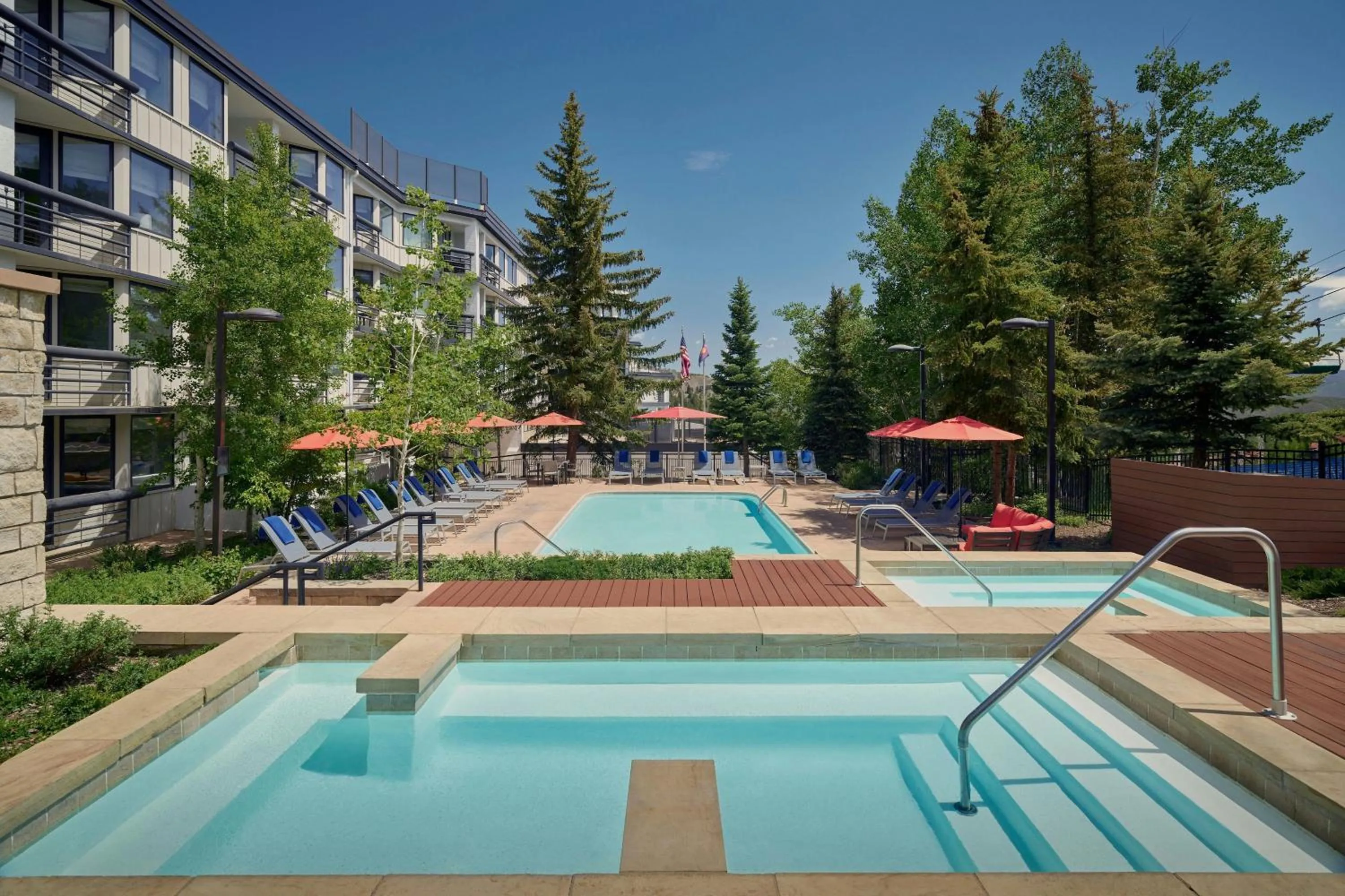 Swimming pool in Viewline Resort Snowmass, Autograph Collection