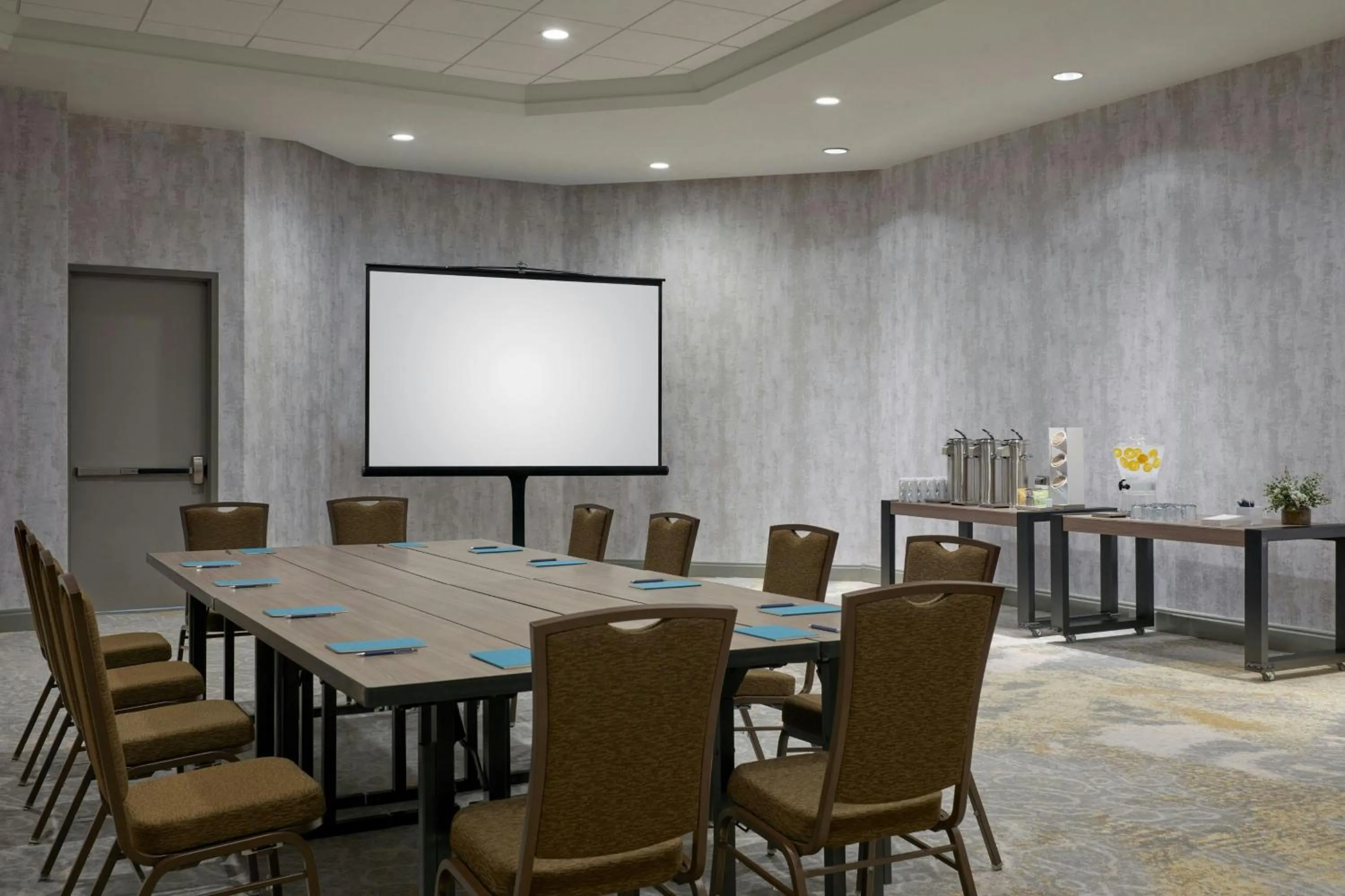 Meeting/conference room in Viewline Resort Snowmass, Autograph Collection