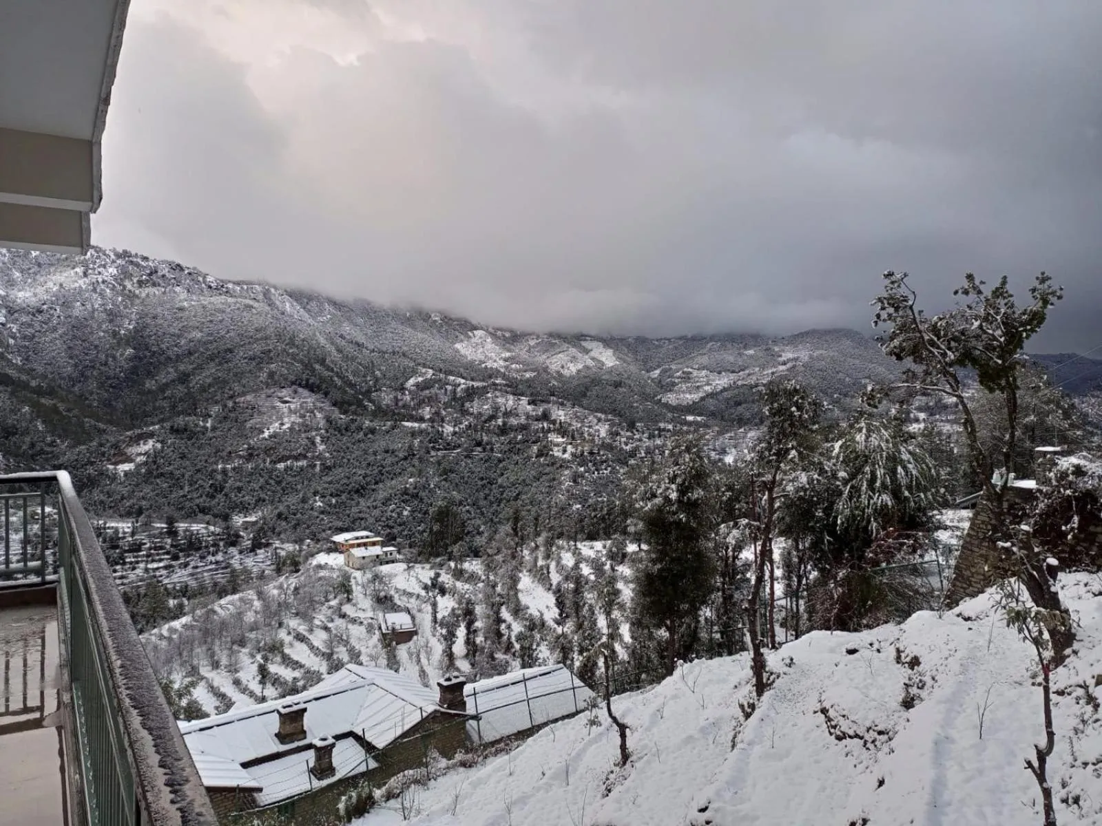 Winter in Captains Paradise Luxury Resort at Mukteshwar Hill Station