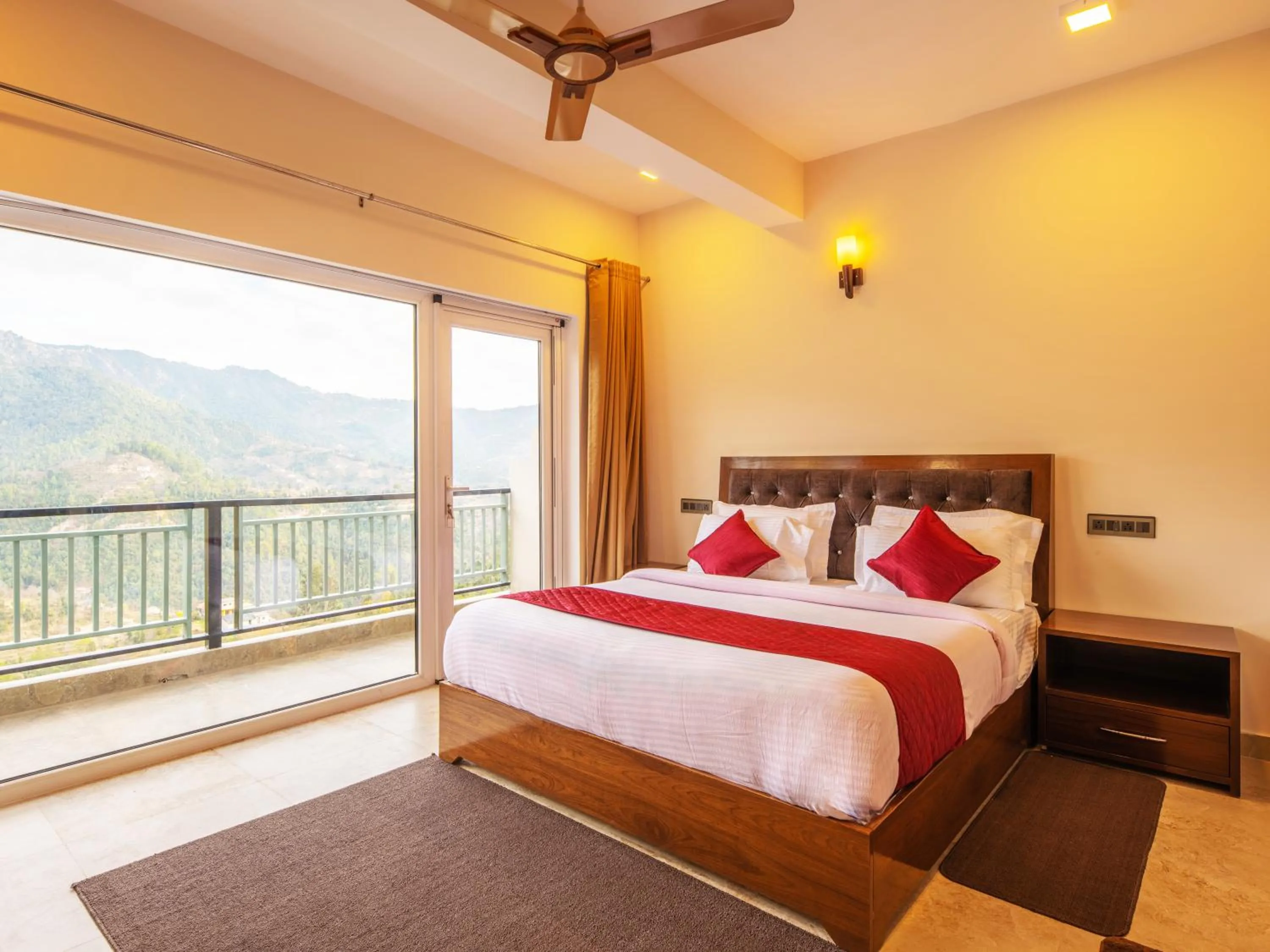Bed in Captains Paradise Luxury Resort at Mukteshwar Hill Station