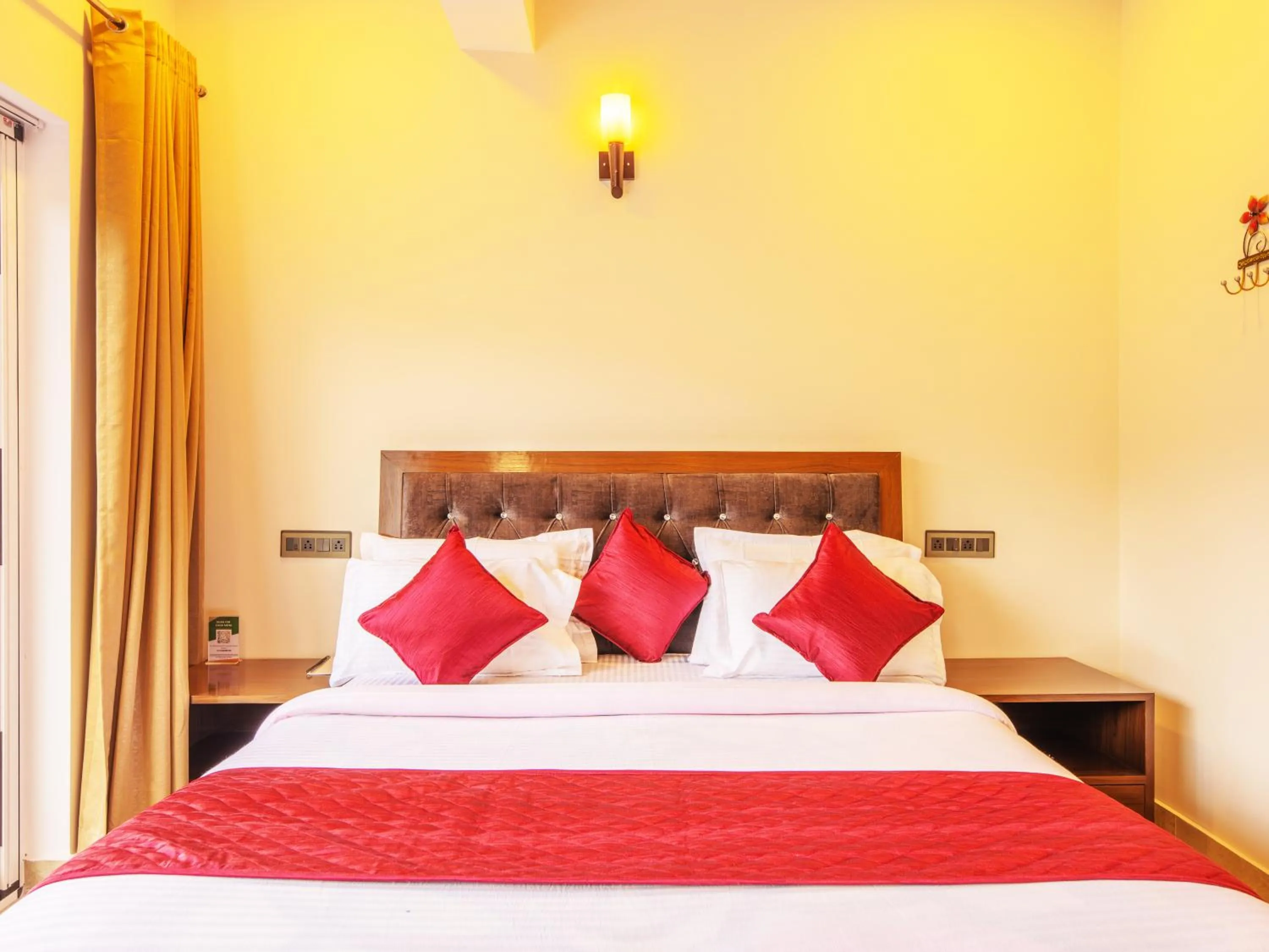 Bed in Captains Paradise Luxury Resort at Mukteshwar Hill Station