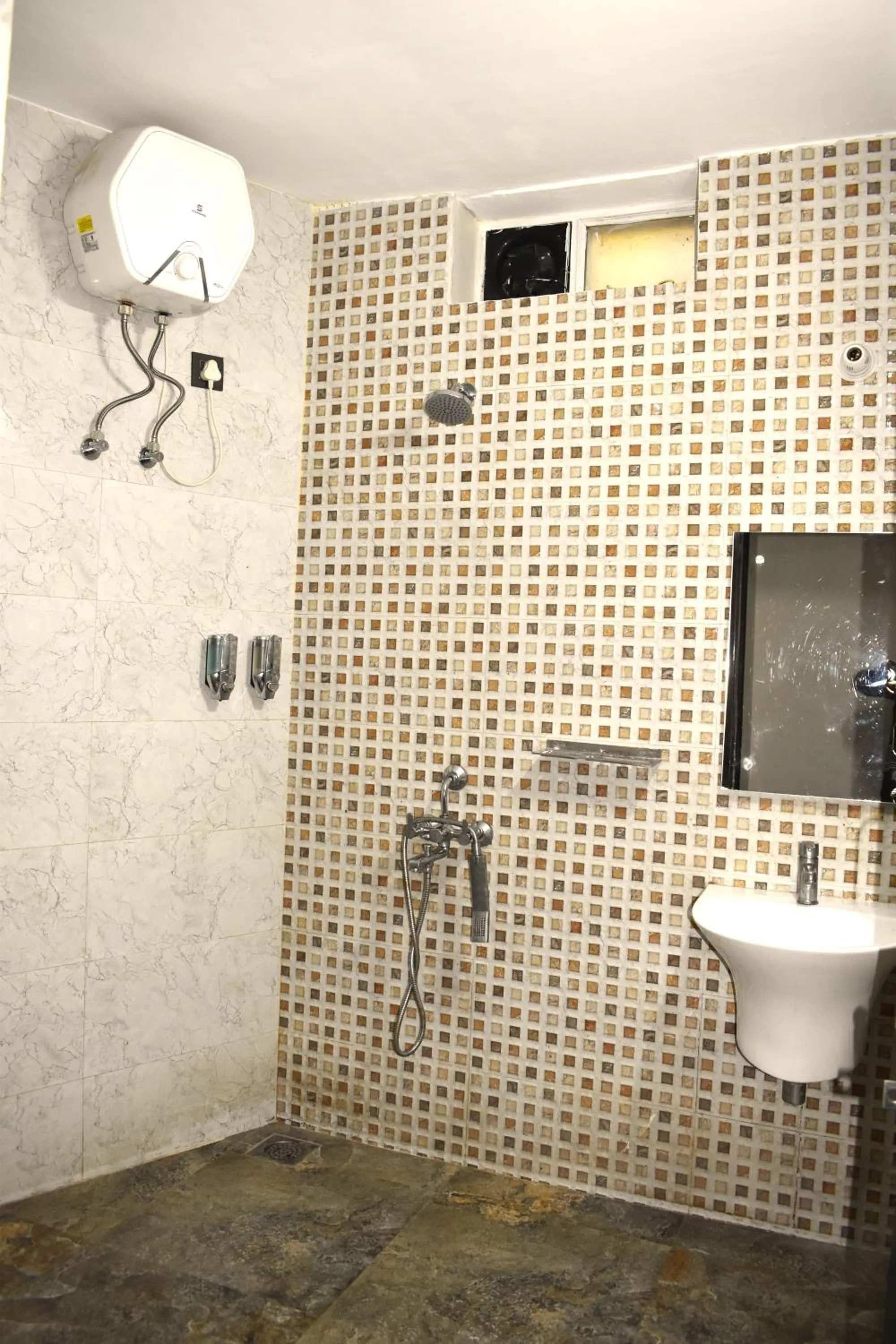 Toilet in Captains Paradise Luxury Resort at Mukteshwar Hill Station