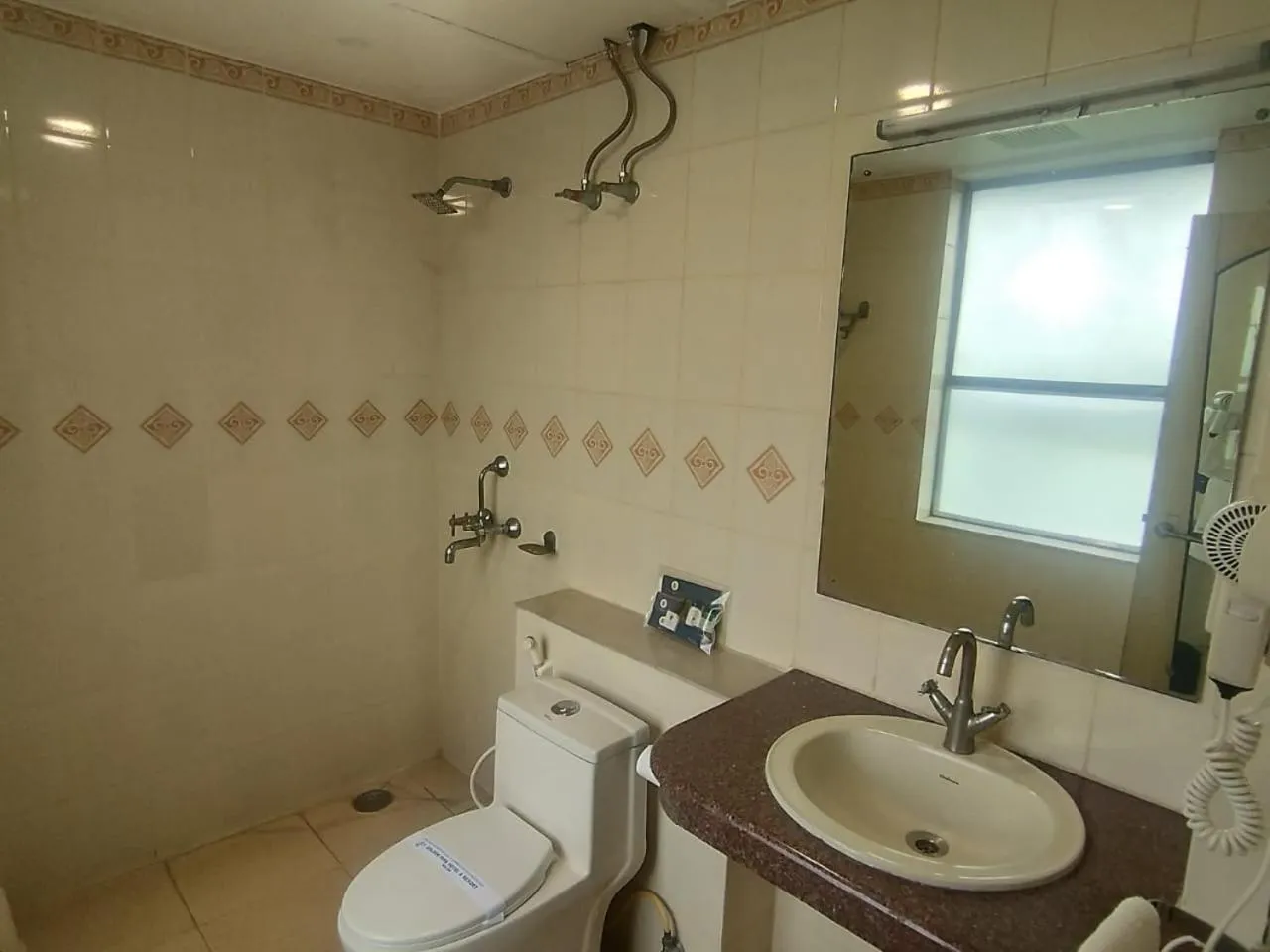 Shower in GOLDEN PARK HOTEL & RESORT