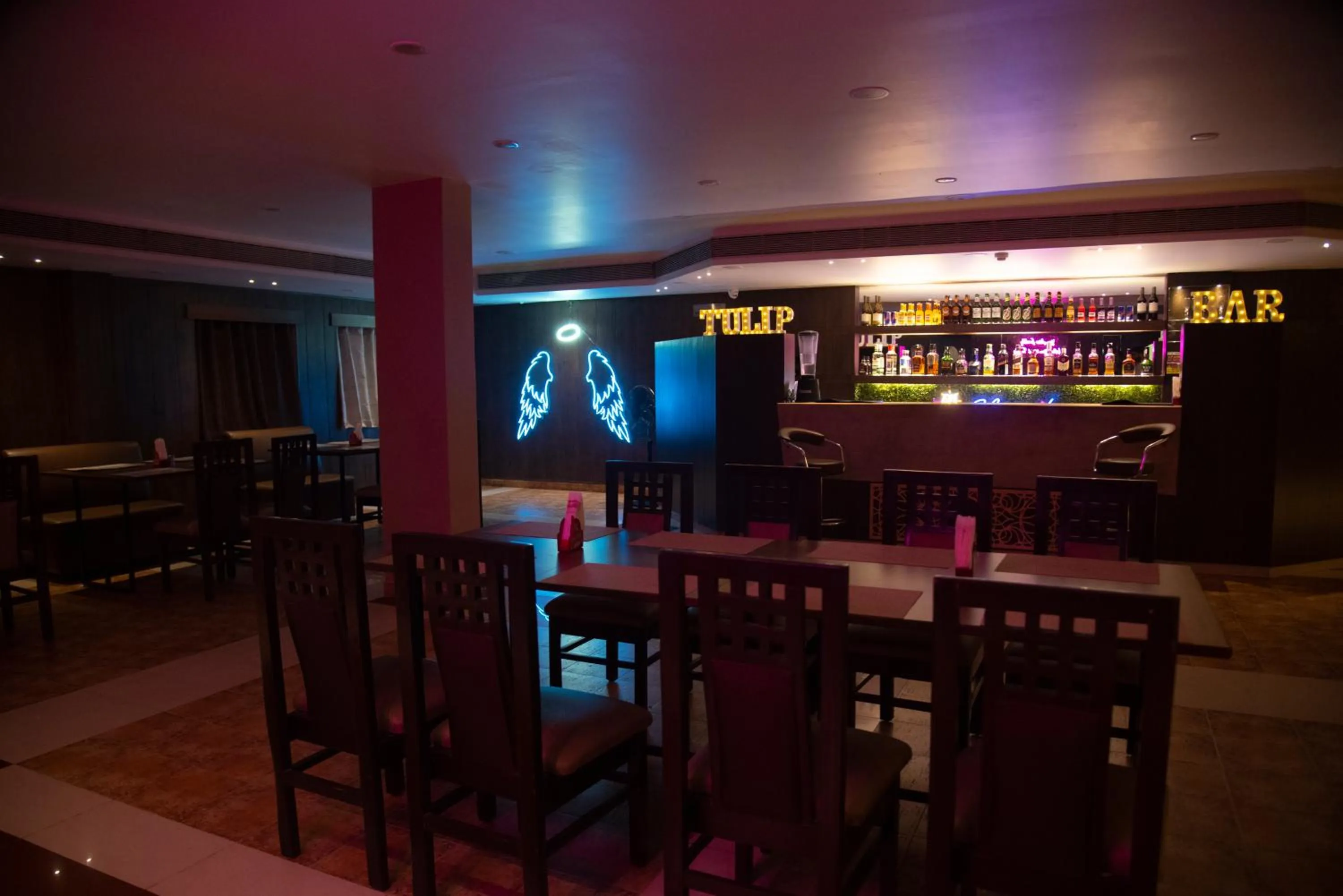 Lounge or bar in GOLDEN PARK HOTEL & RESORT