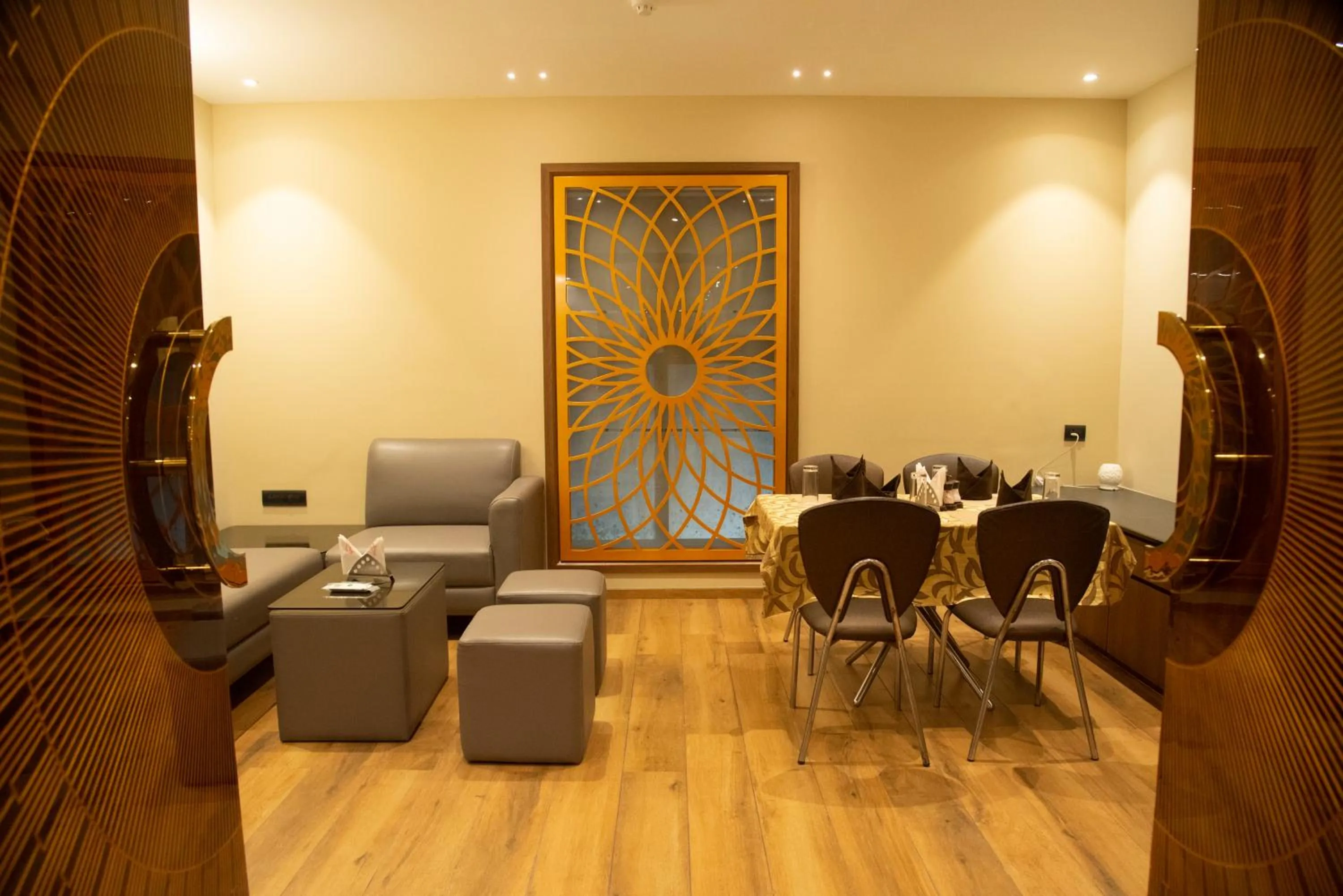 Living room in GOLDEN PARK HOTEL & RESORT