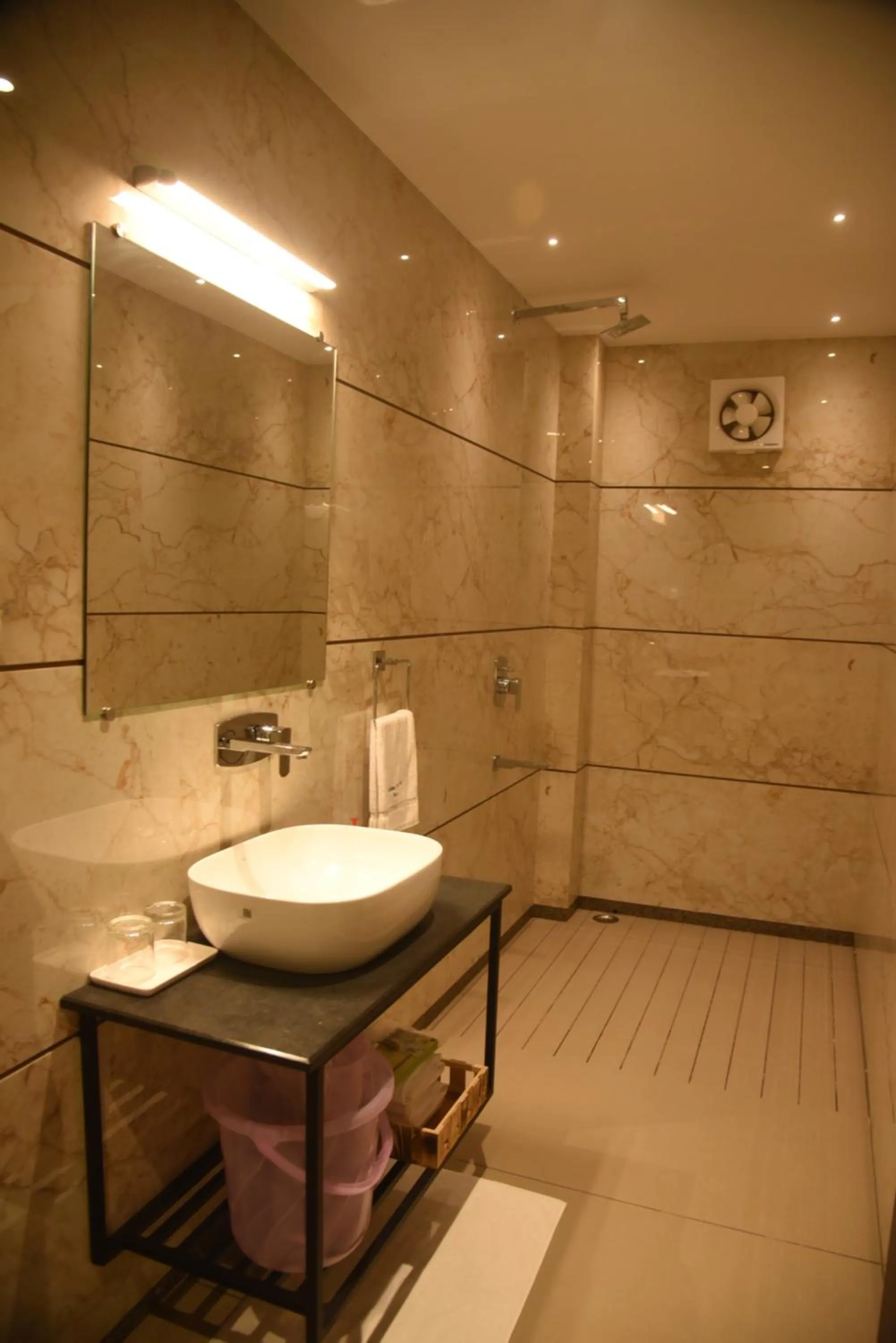 Shower in GOLDEN PARK HOTEL & RESORT