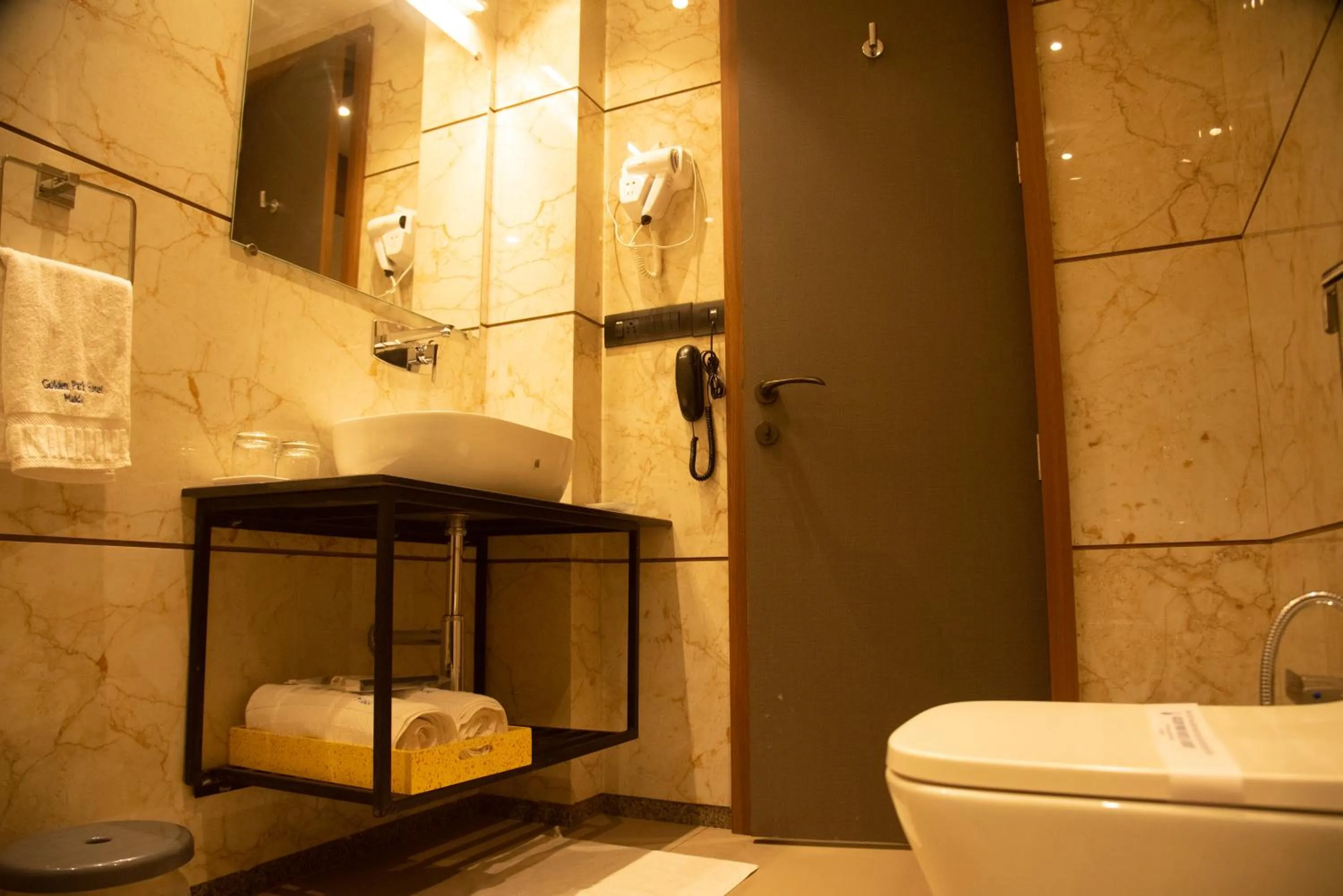 Shower in GOLDEN PARK HOTEL & RESORT